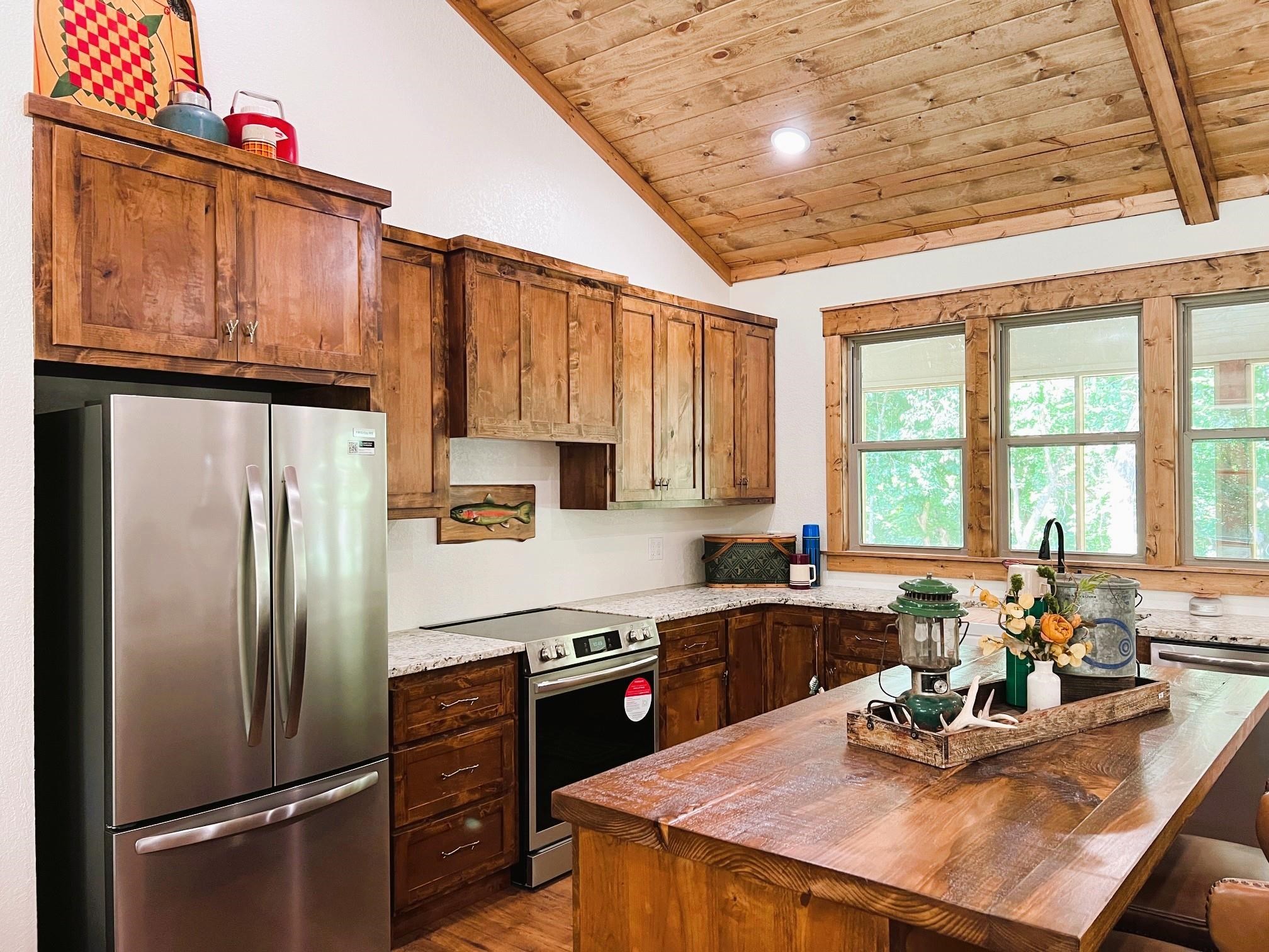 Photo 9 - Residential for sale – 120 N Riverview   Mountain View, AR