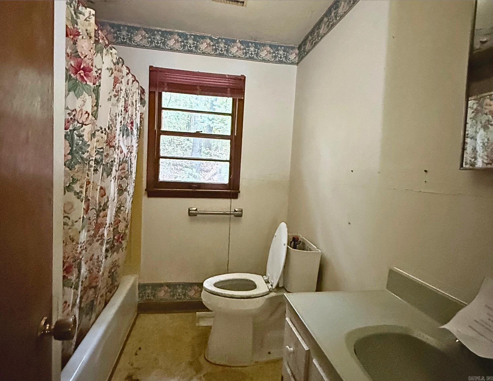 Photo 14 - Residential for sale – 127  Algonquin Cir   Cherokee Village, AR