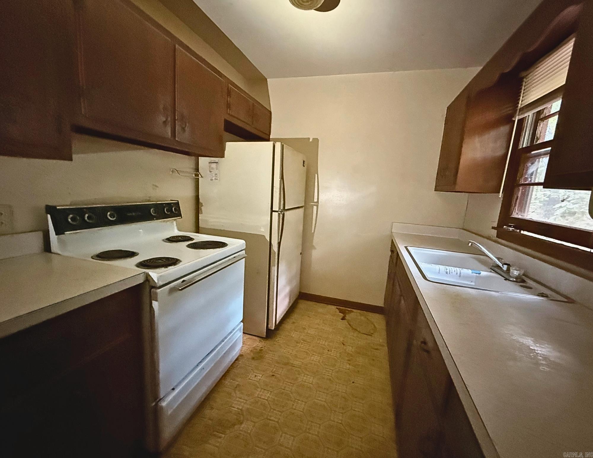 Photo 4 - Residential for sale – 127  Algonquin Cir   Cherokee Village, AR