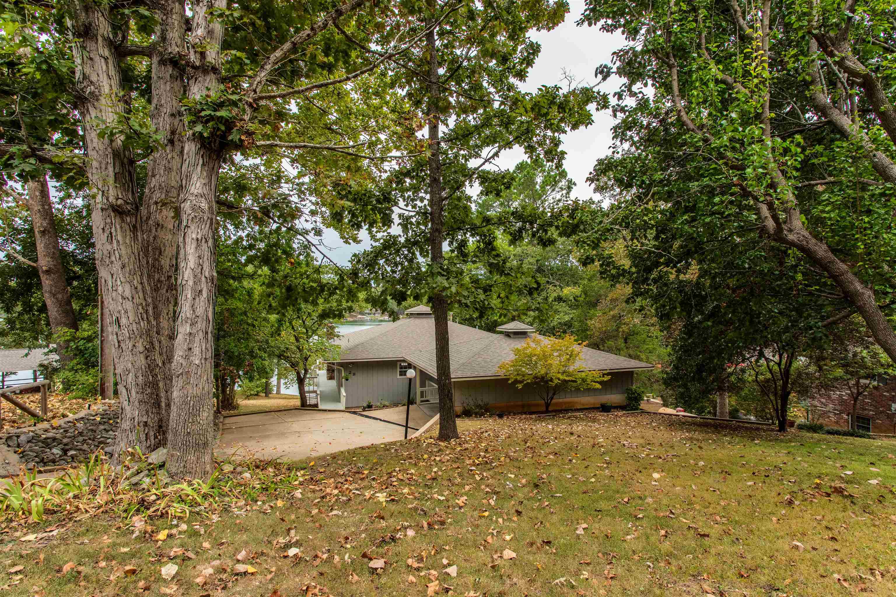 Residential for sale – 28 N Lakeshore   Cherokee Village, AR