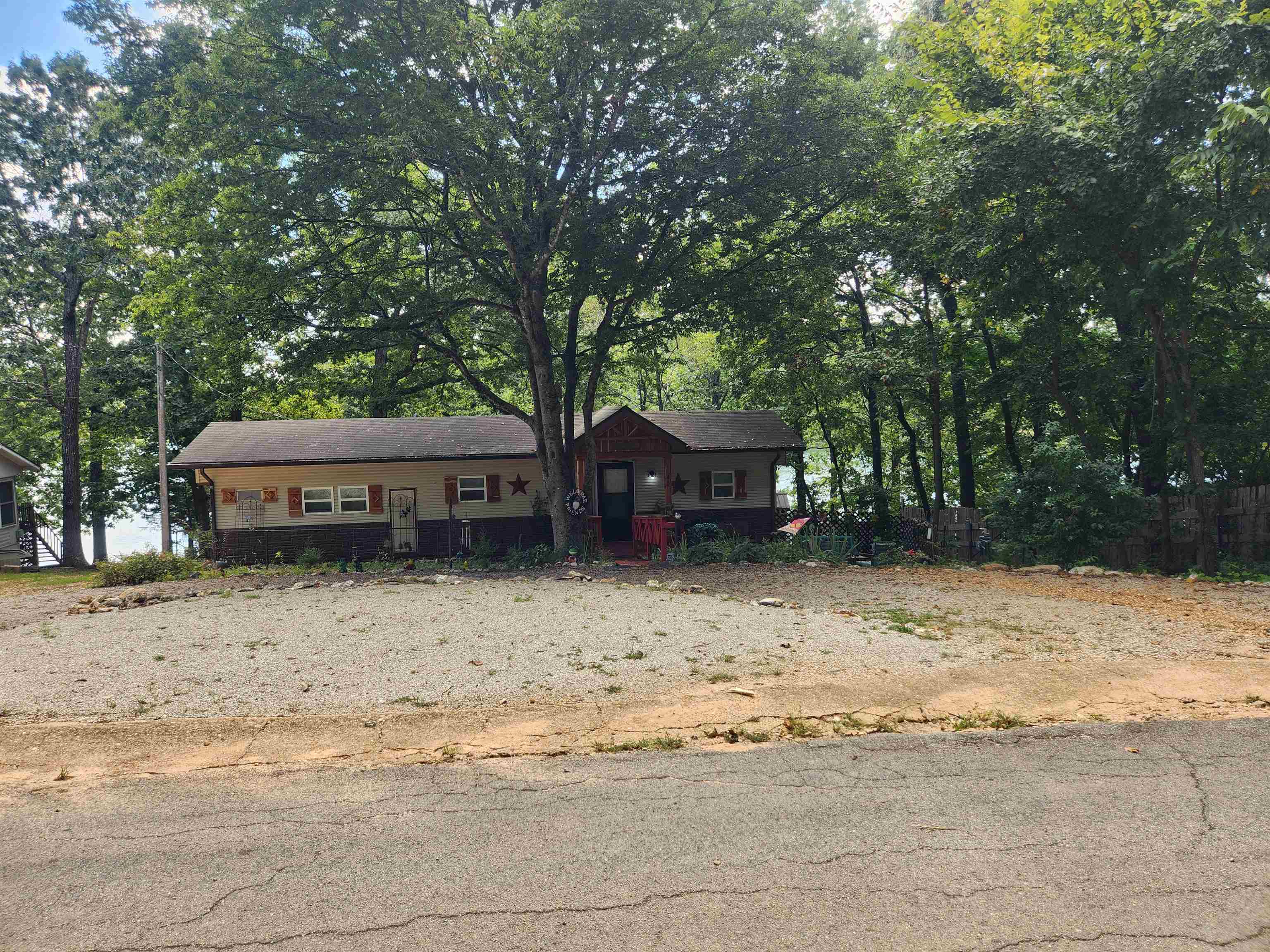 Photo 2 - Residential for sale – 43 E Lakeshore   Highland, AR