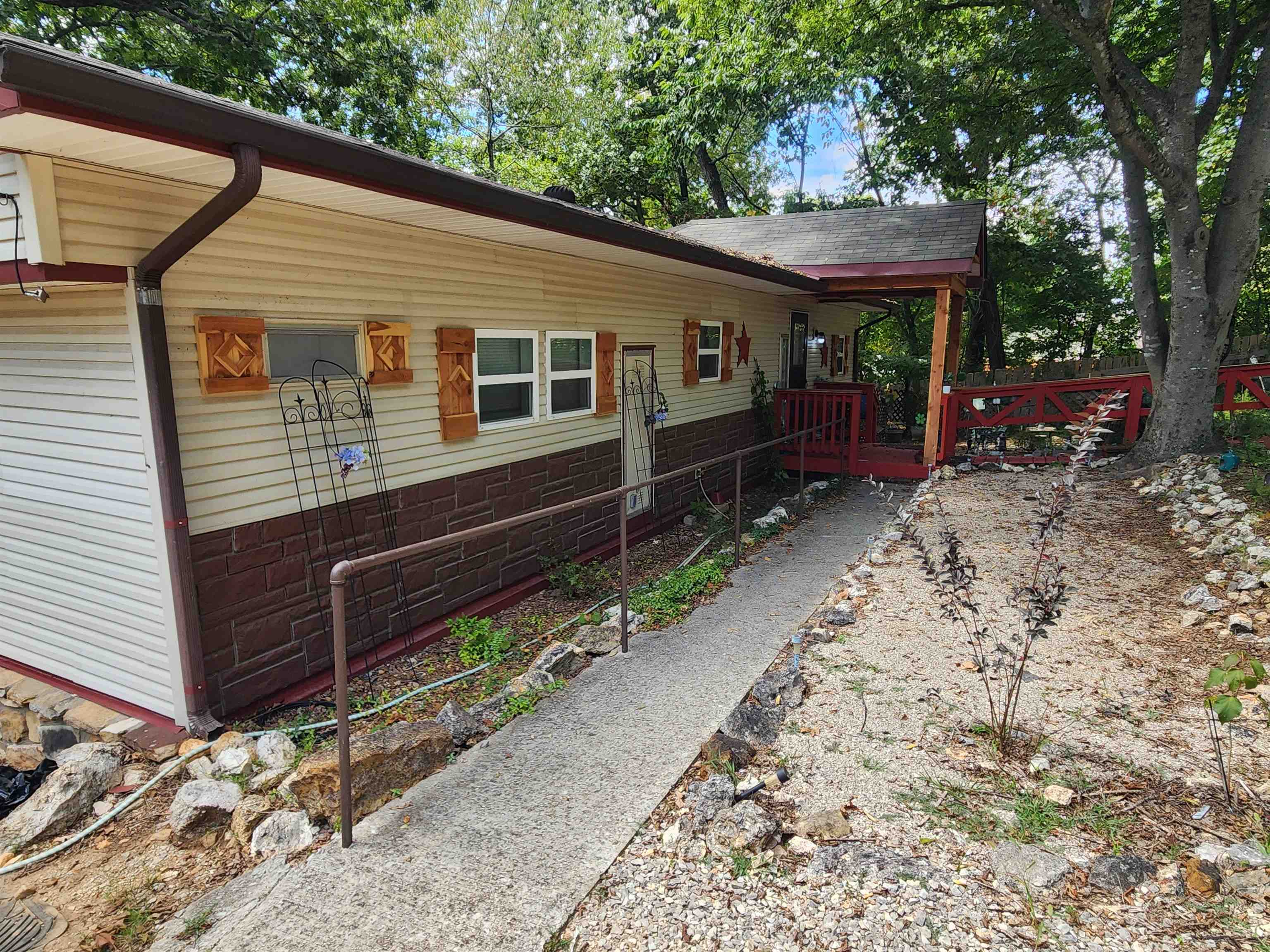 Photo 3 - Residential for sale – 43 E Lakeshore   Highland, AR