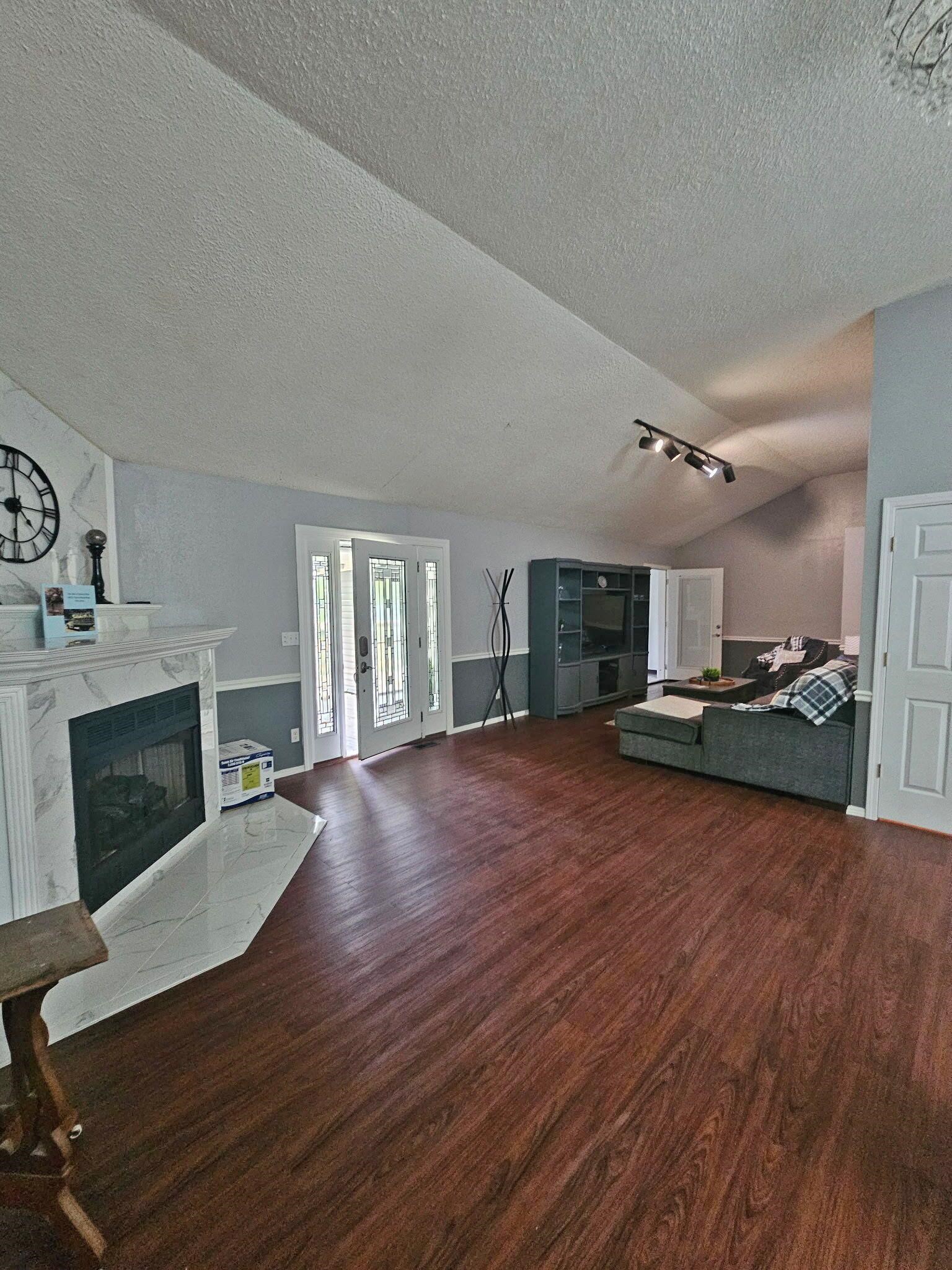 Photo 6 - Residential for sale – 39  Riverview   Hardy, AR