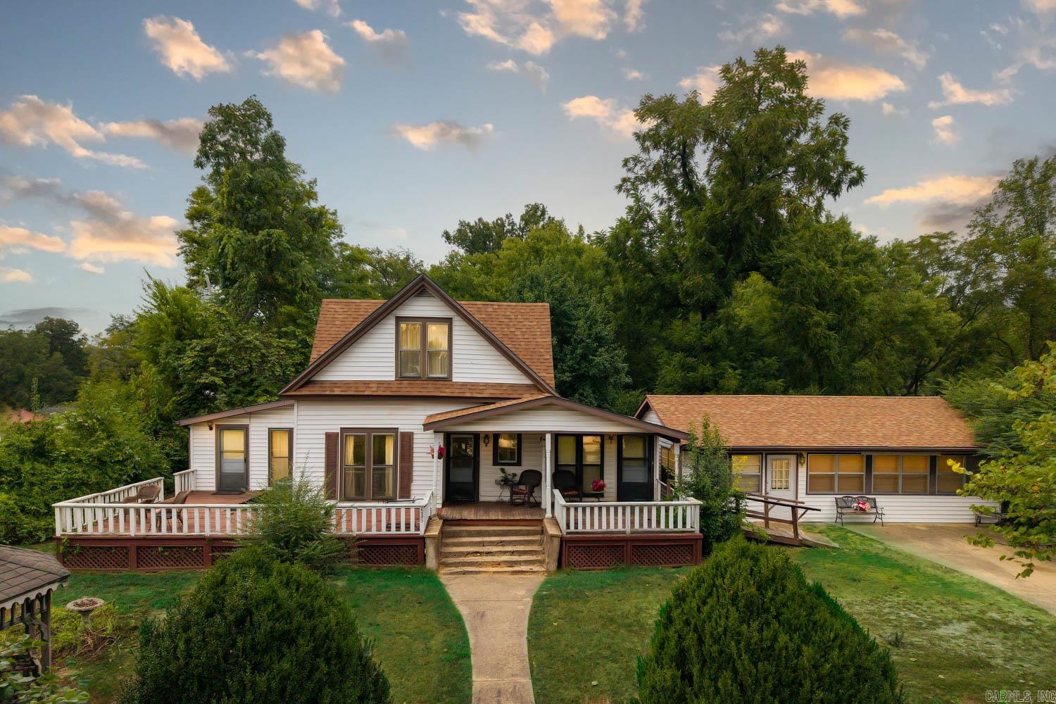 Residential for sale – 202 W 3rd Street   Hardy, AR