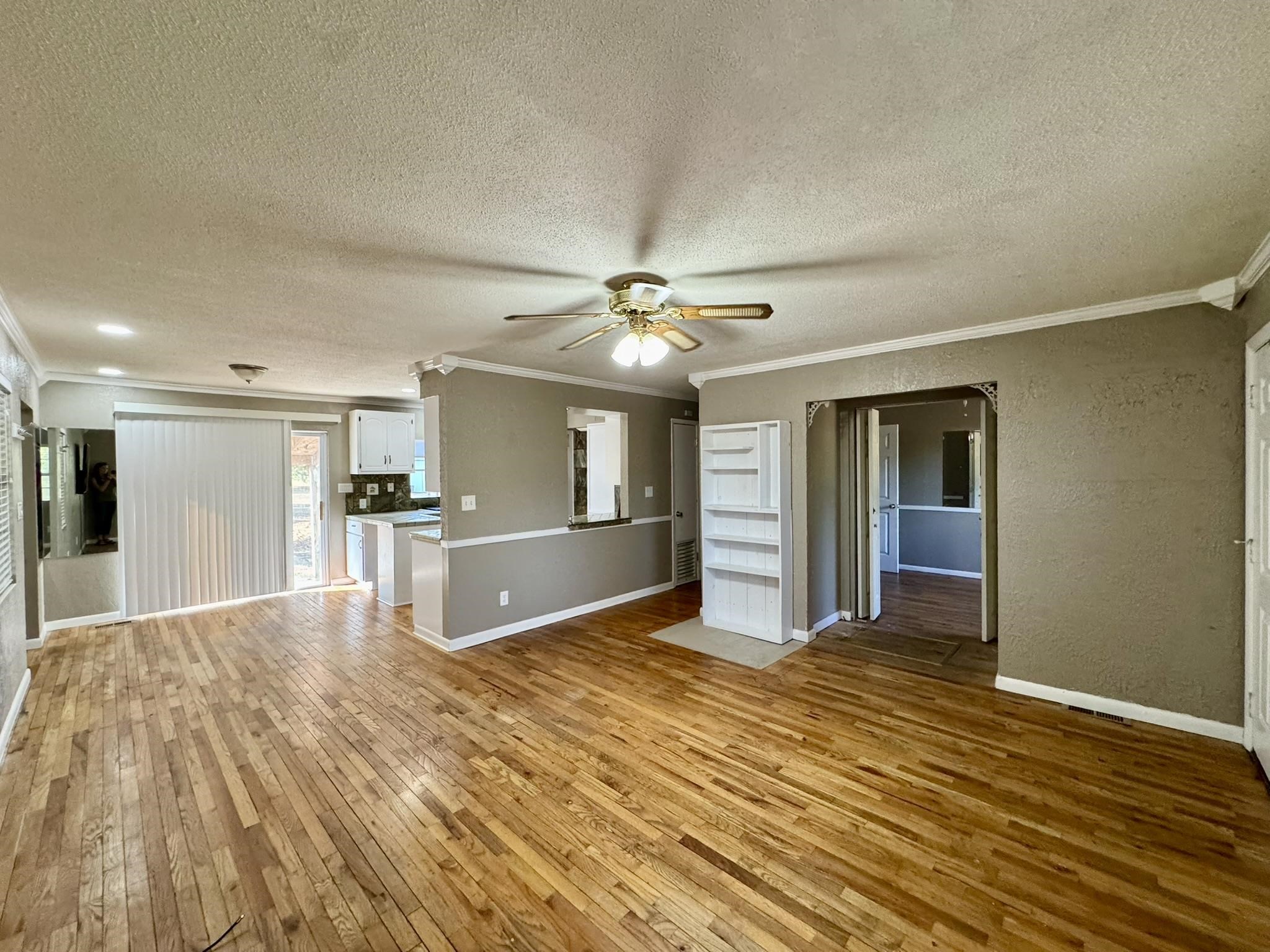 Photo 2 - Residential for sale – 102  Capri Drive   Melbourne, AR