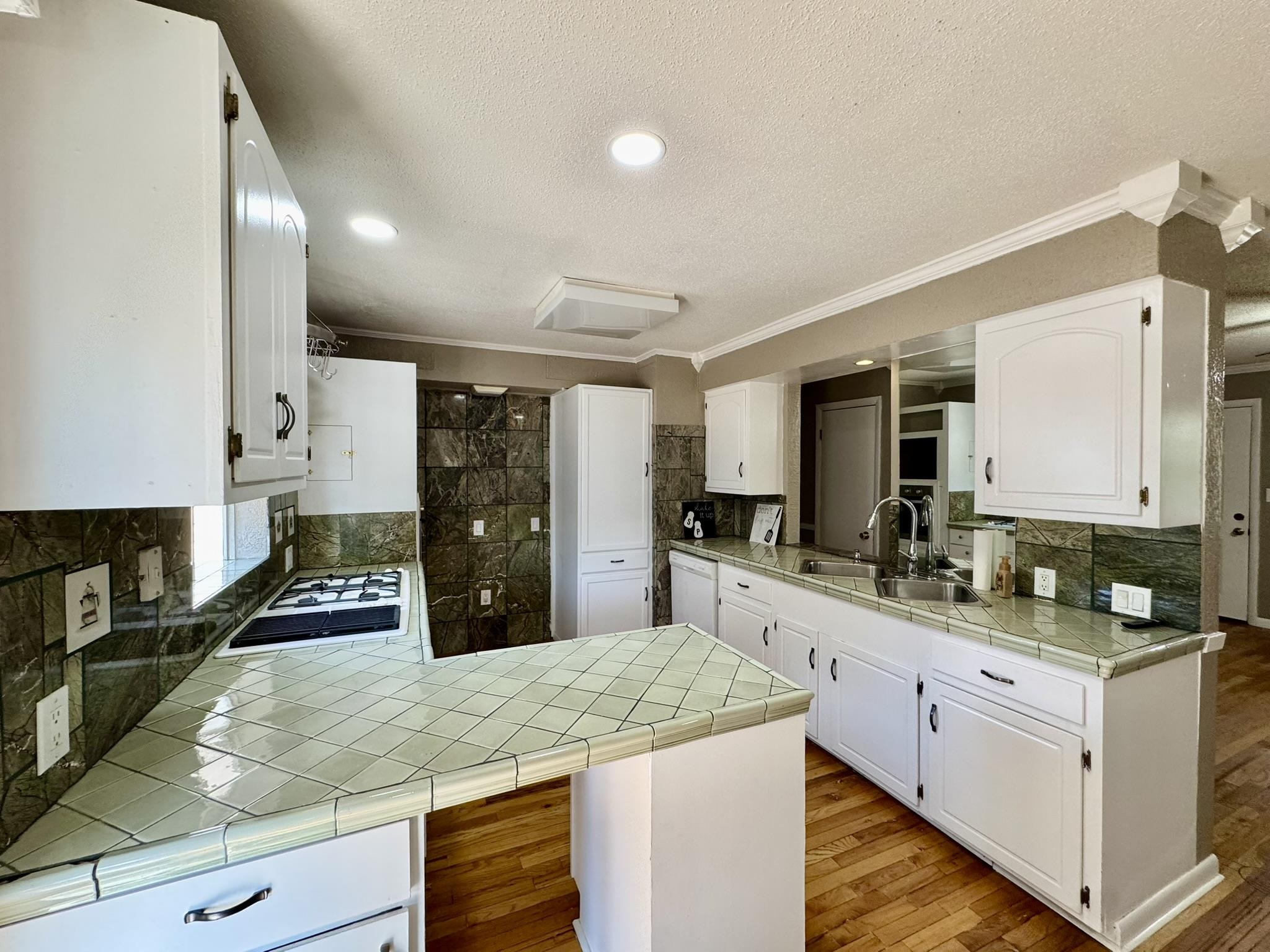 Photo 5 - Residential for sale – 102  Capri Drive   Melbourne, AR