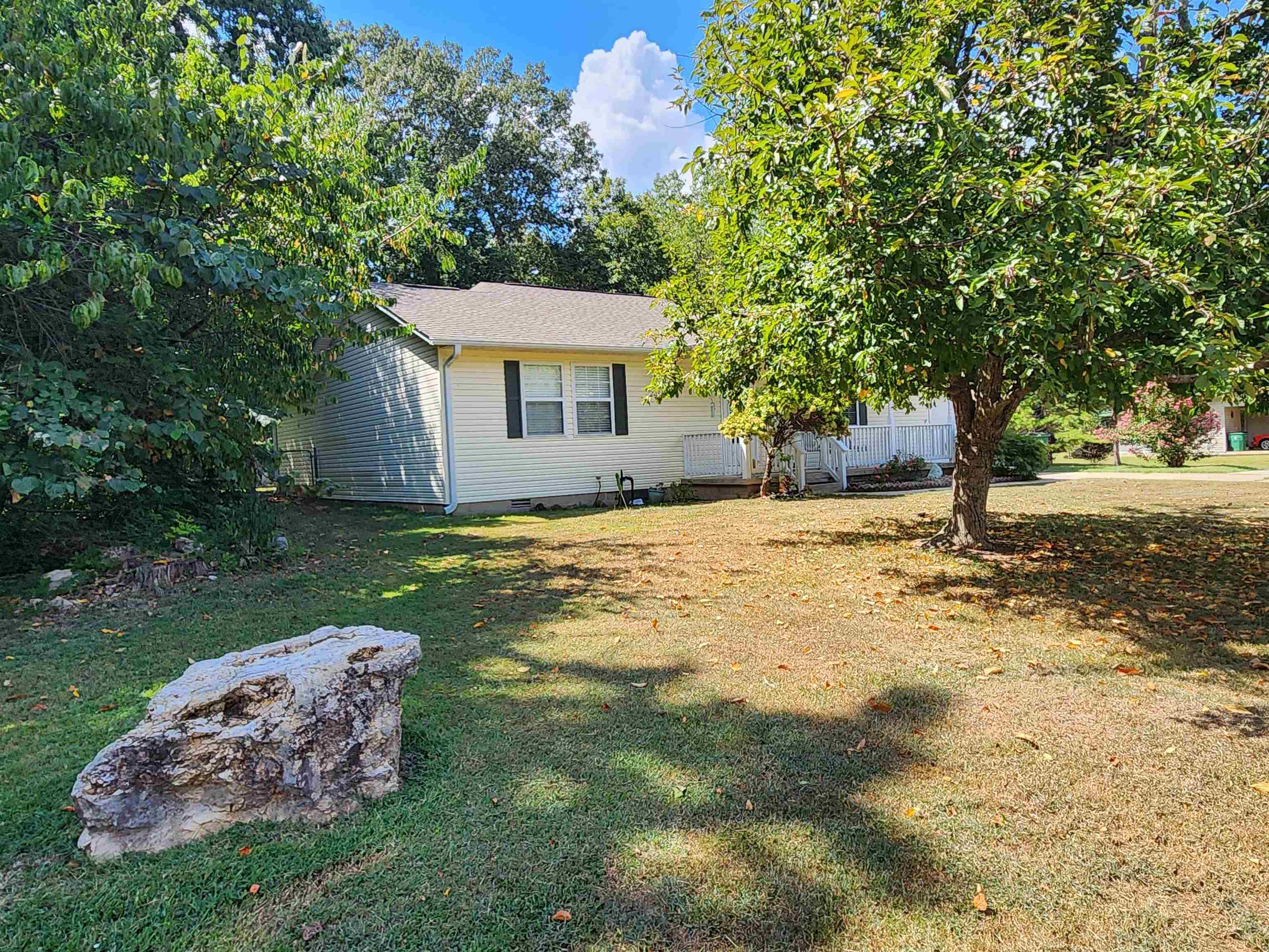 Photo 2 - Residential for sale – 5  Miccosukee   Cherokee Village, AR