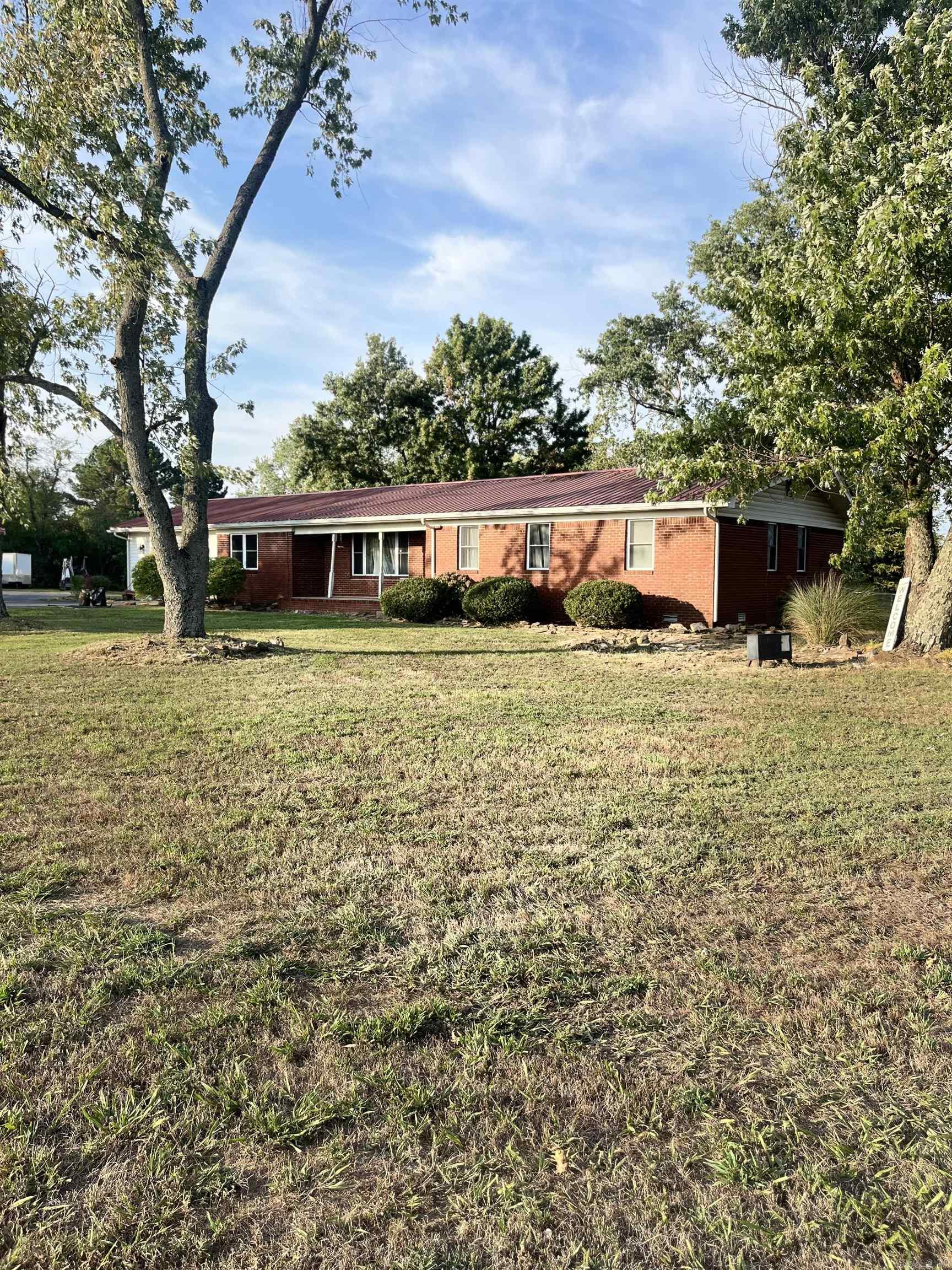 Photo 2 - Residential for sale – 7569  Batesville   Pleasant Plains, AR