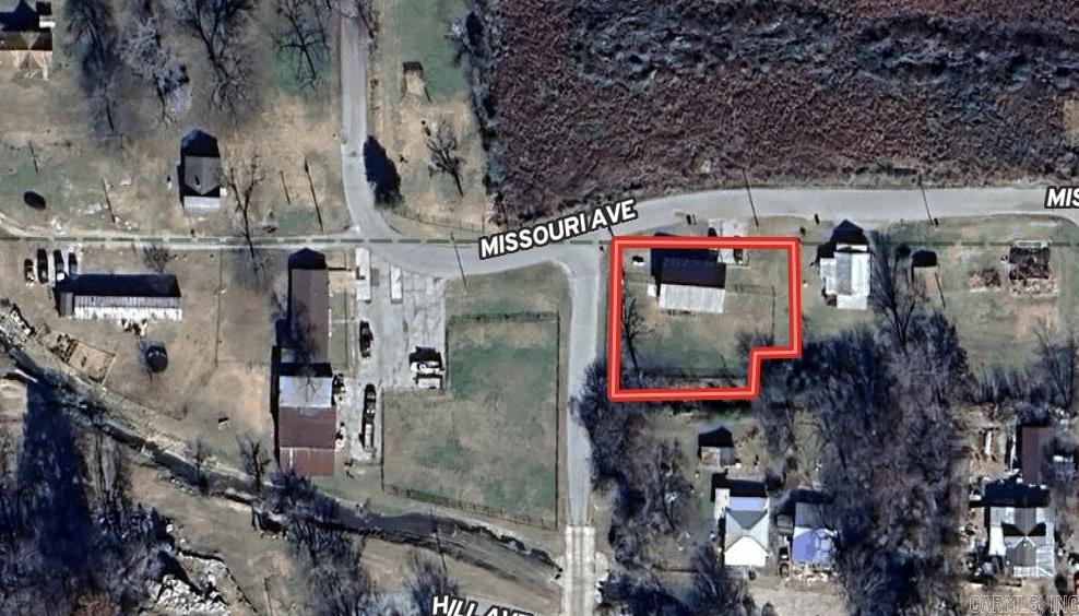 Photo 2 - Residential for sale – 570  Missouri Avenue   Mammoth Spring, AR