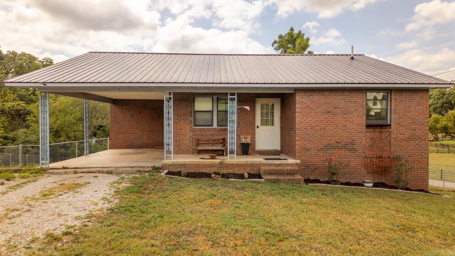 Photo 4 - Residential for sale – 570  Missouri Avenue   Mammoth Spring, AR