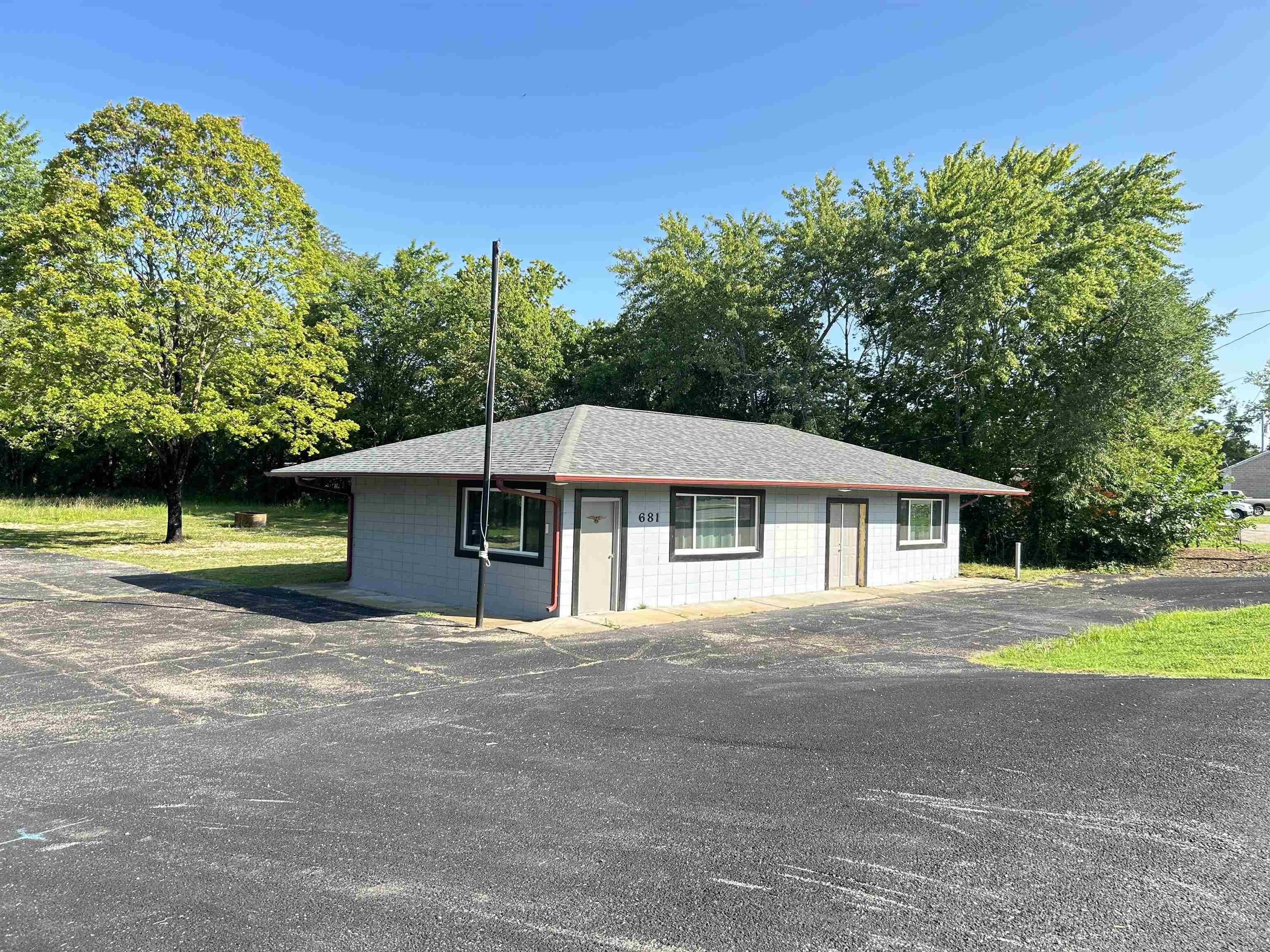 Photo 2 - Commercial / Industrial for sale – 681  Ash Flat   Ash Flat, AR
