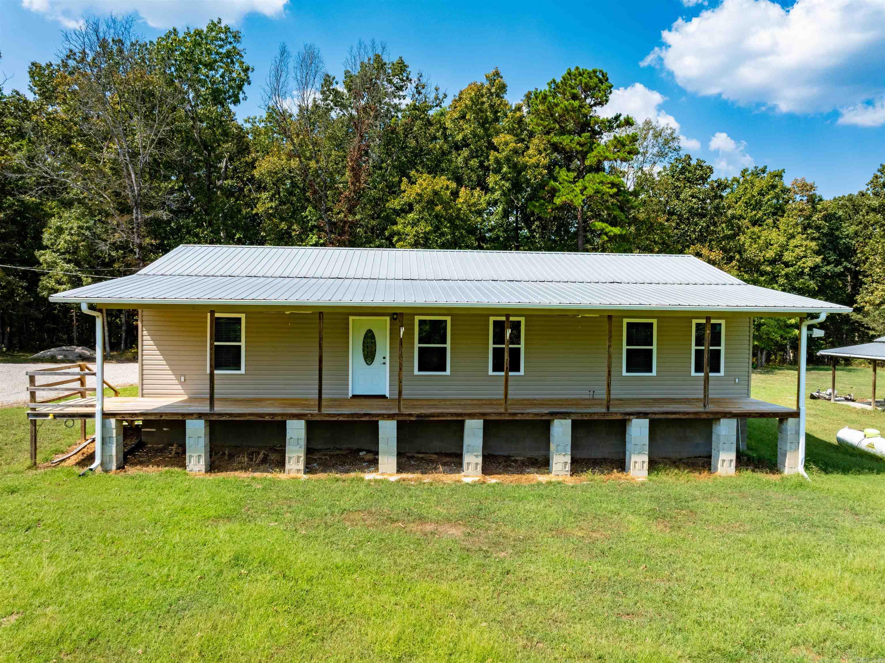 Residential for sale – 1066  AR Hwy 58   Cave City, AR
