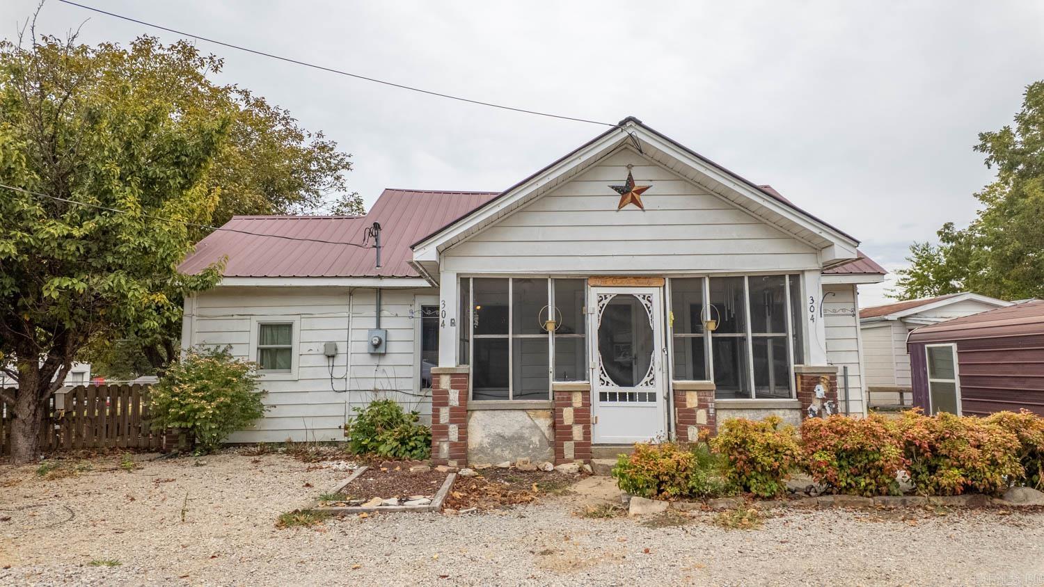 Photo 3 - Residential for sale – 304 W Church Street   Salem, AR
