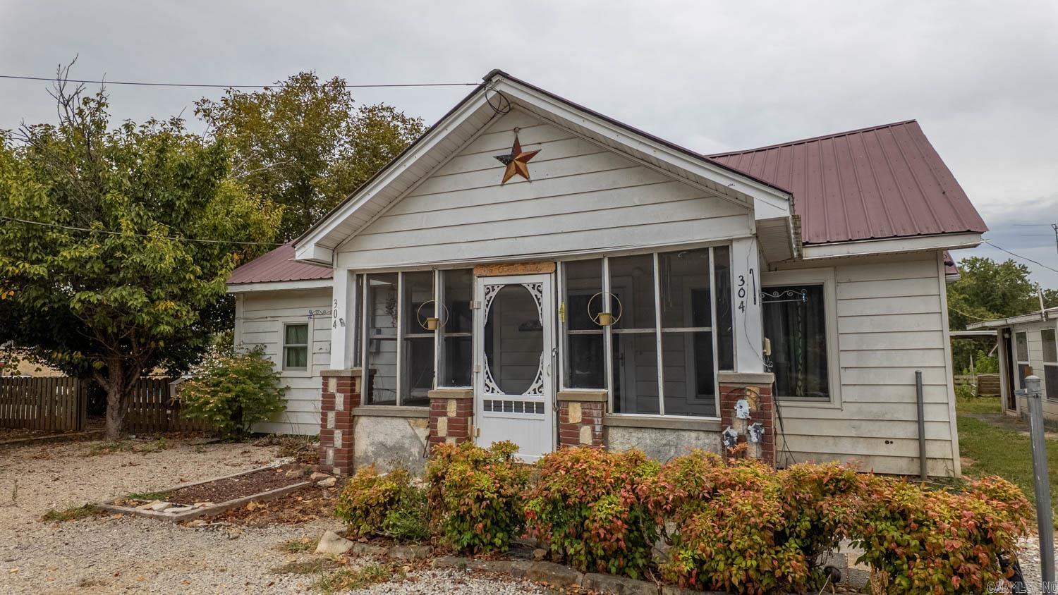 Photo 4 - Residential for sale – 304 W Church Street   Salem, AR
