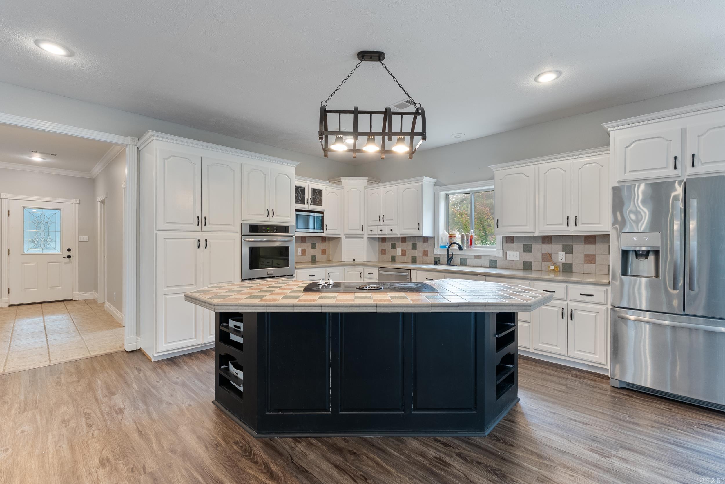 Photo 11 - Residential for sale – 100  Plantation Ln   Batesville, AR