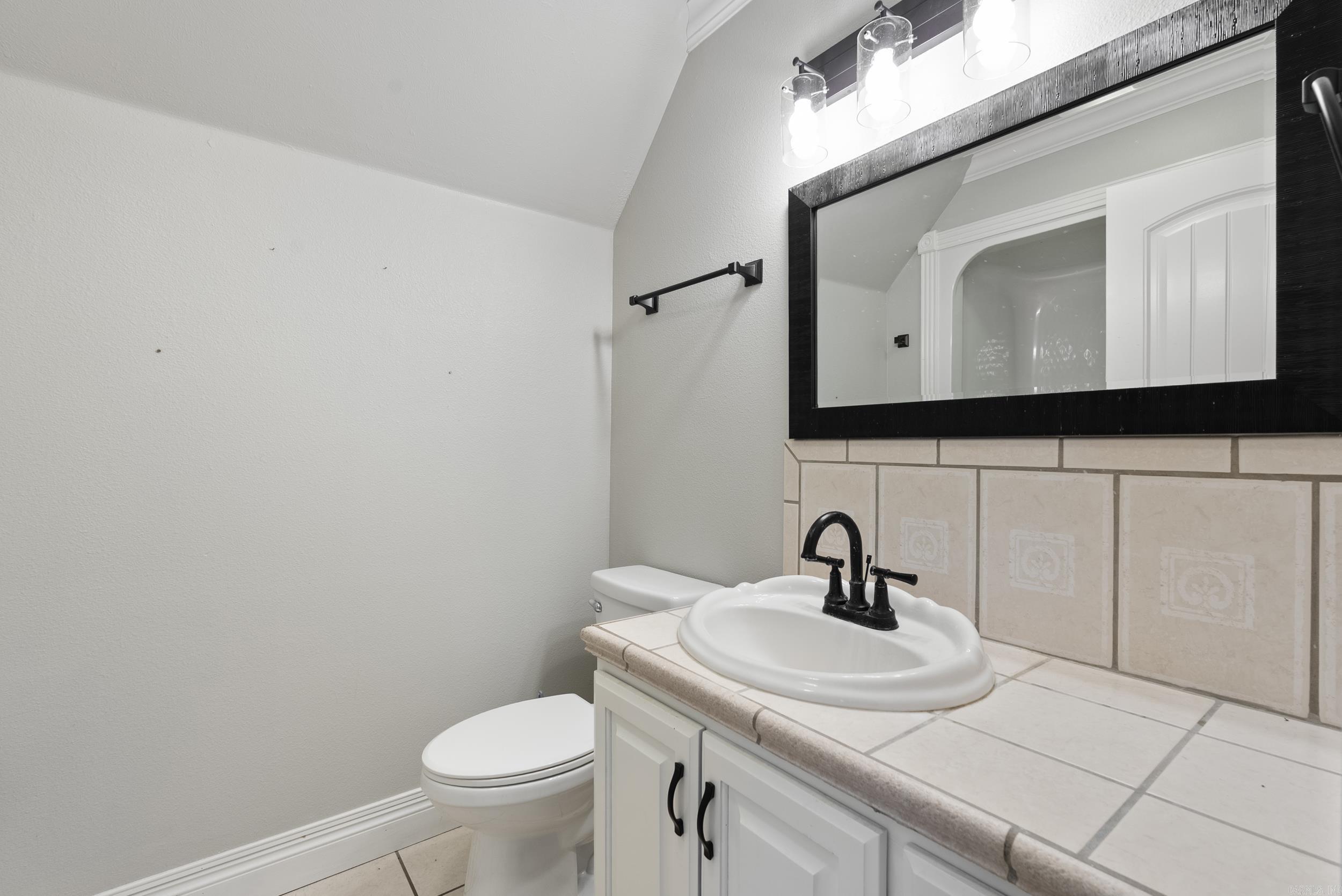 Photo 32 - Residential for sale – 100  Plantation Ln   Batesville, AR