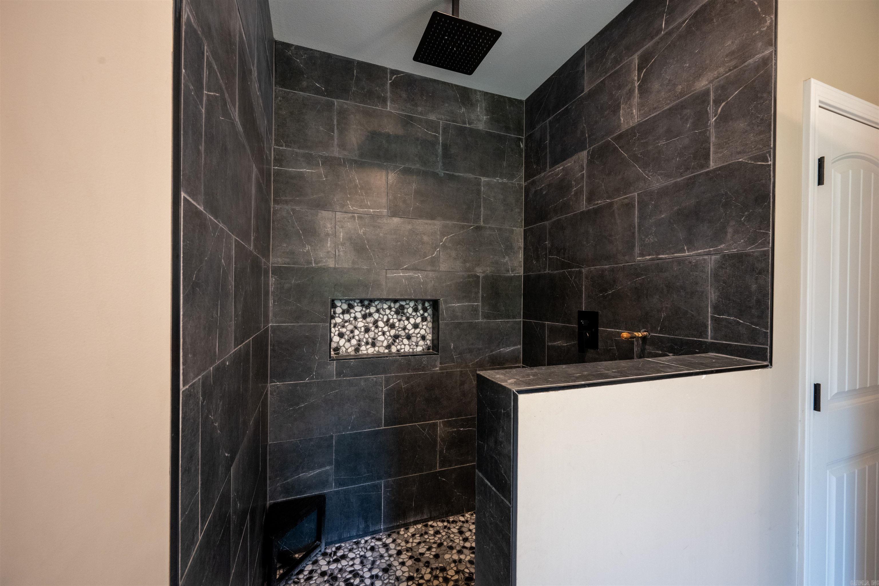 Photo 15 - Residential for sale – 100 E Maxville   Cave City, AR