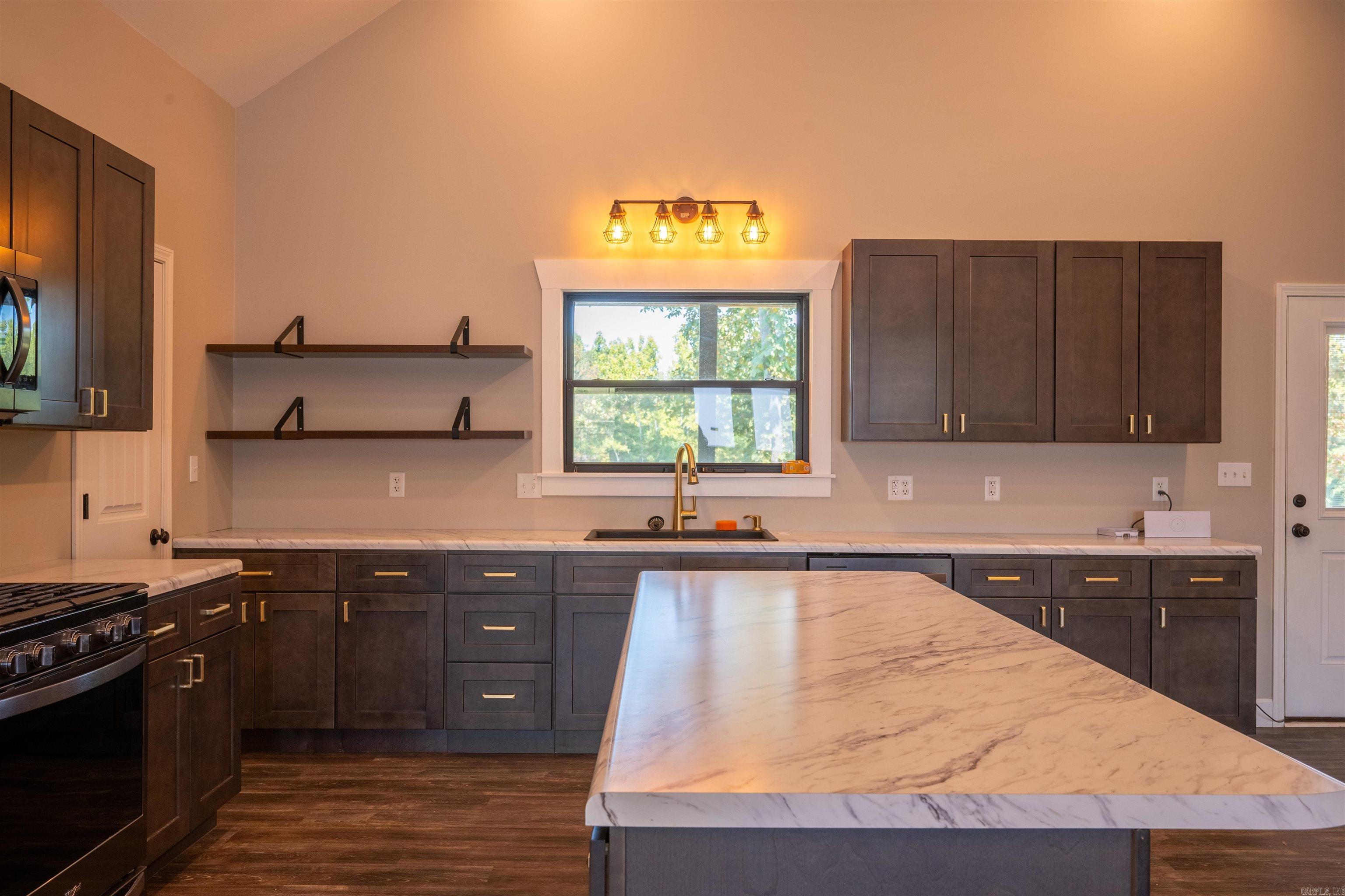 Photo 6 - Residential for sale – 100 E Maxville   Cave City, AR