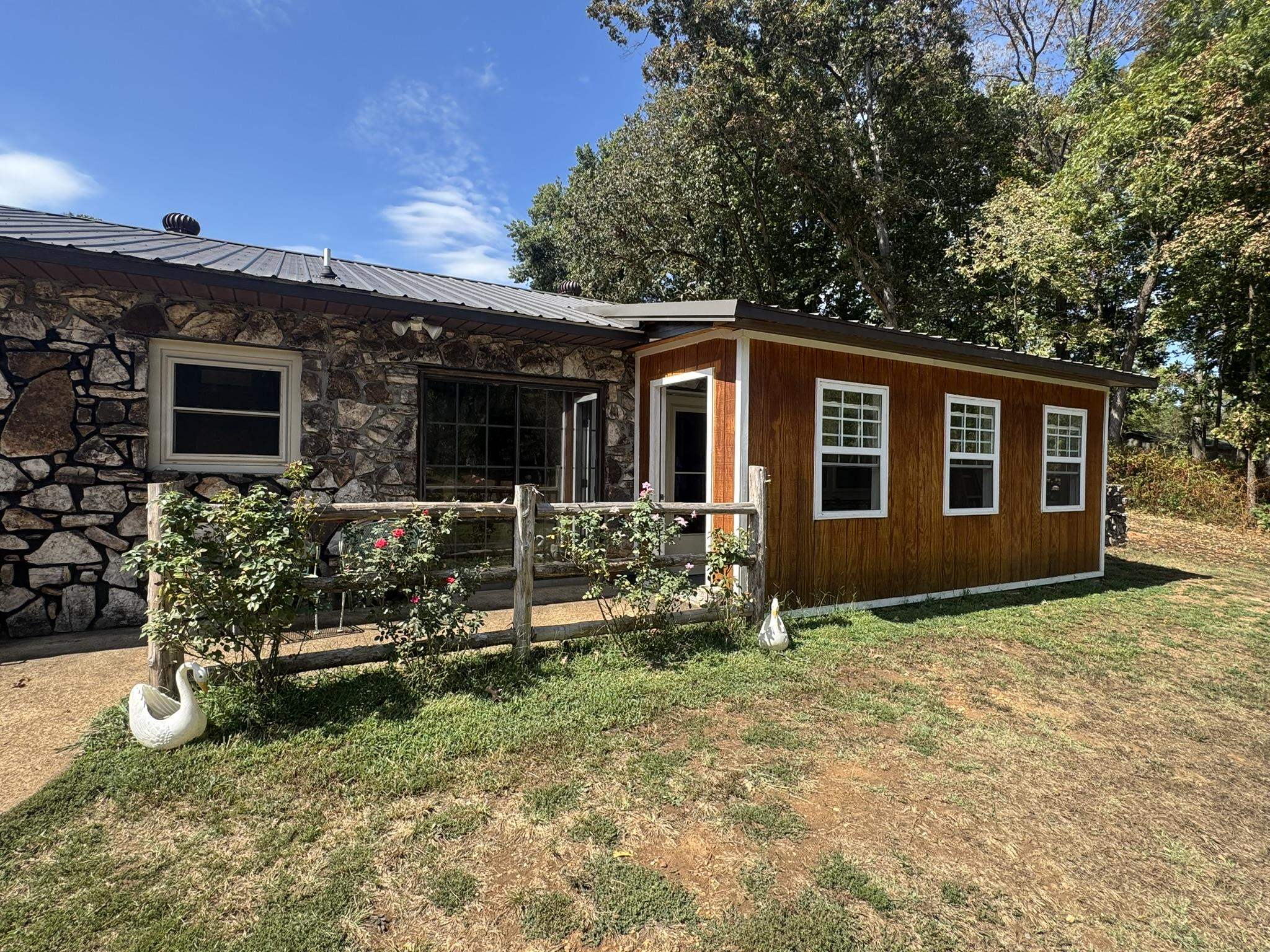 Photo 4 - Residential for sale – 14  Barber   Hardy, AR