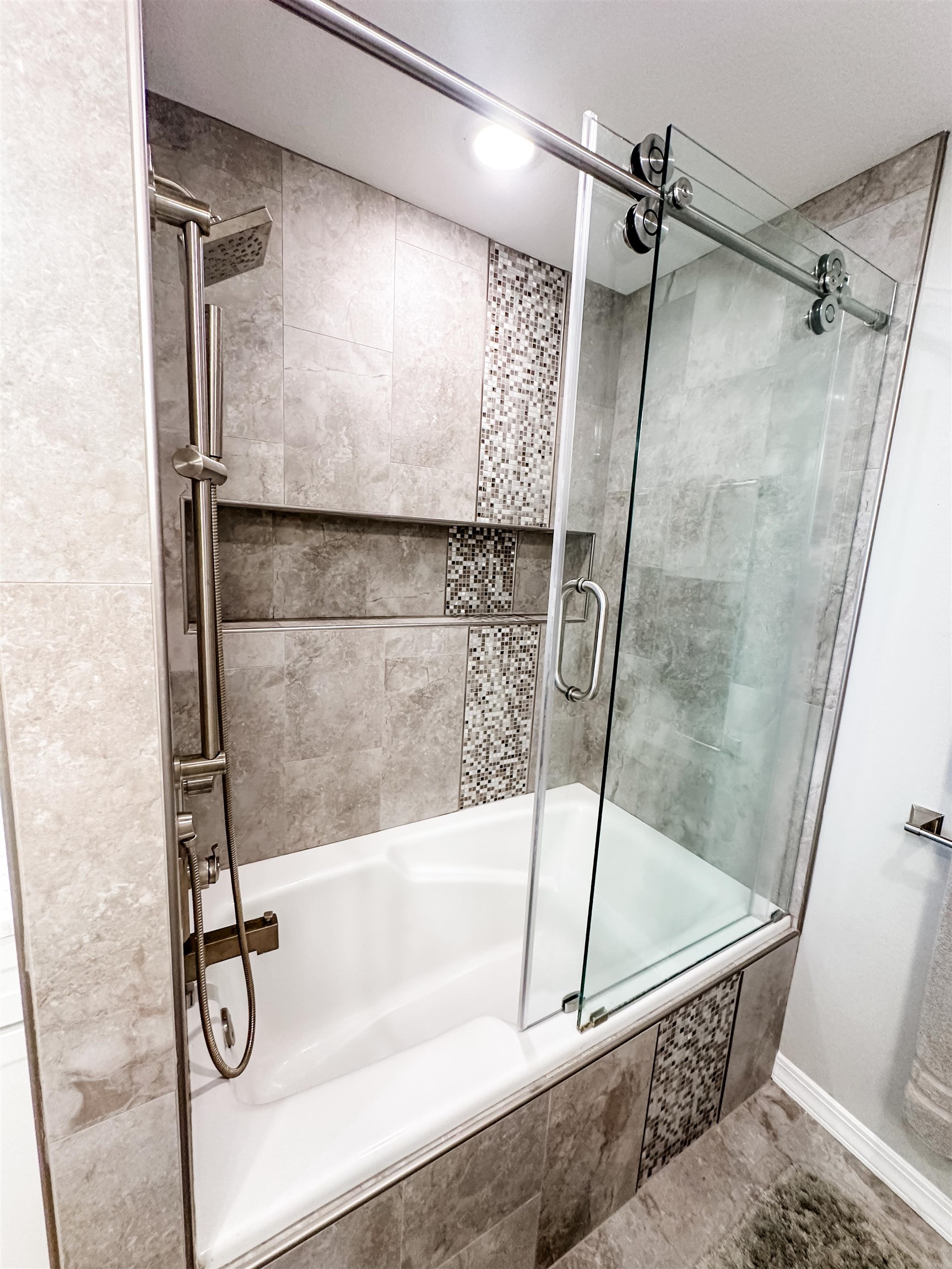 Photo 15 - Residential for sale – 36  Winnebago Circle   Cherokee Village, AR