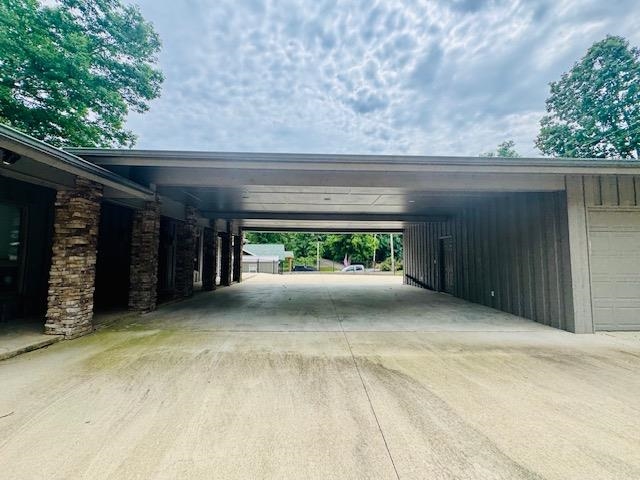 Photo 3 - Residential for sale – 36  Winnebago Circle   Cherokee Village, AR