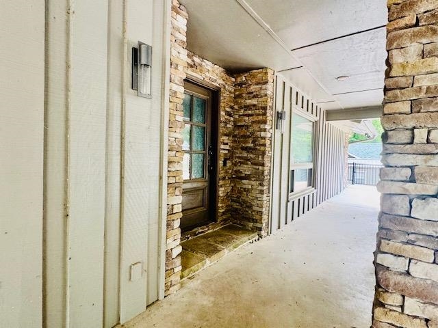 Photo 5 - Residential for sale – 36  Winnebago Circle   Cherokee Village, AR