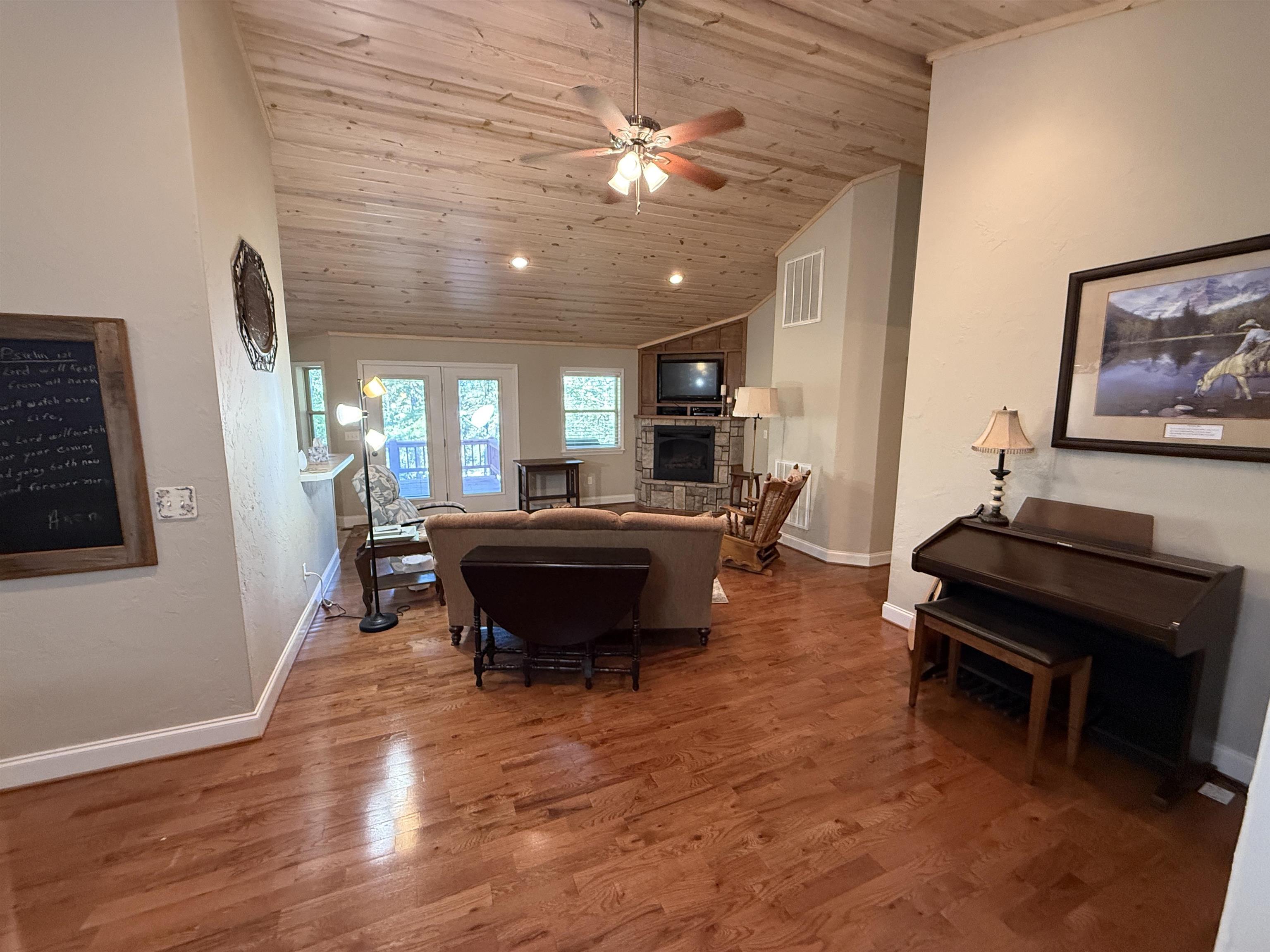 Photo 9 - Residential for sale – 145  Mabry Lane   Melbourne, AR