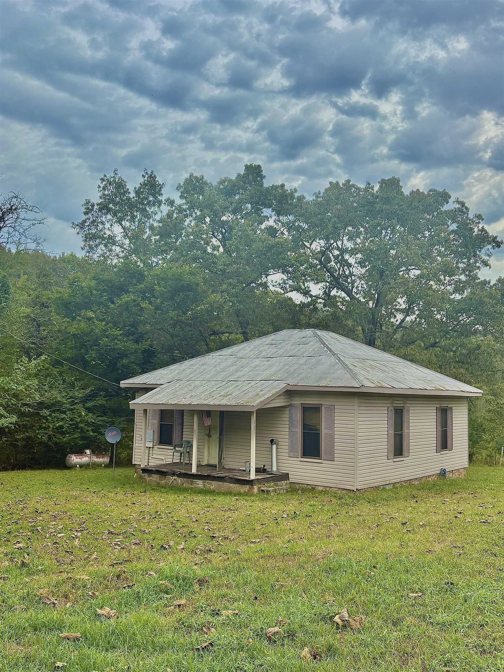 Photo 2 - Residential for sale – 225  Claxton   Batesville, AR
