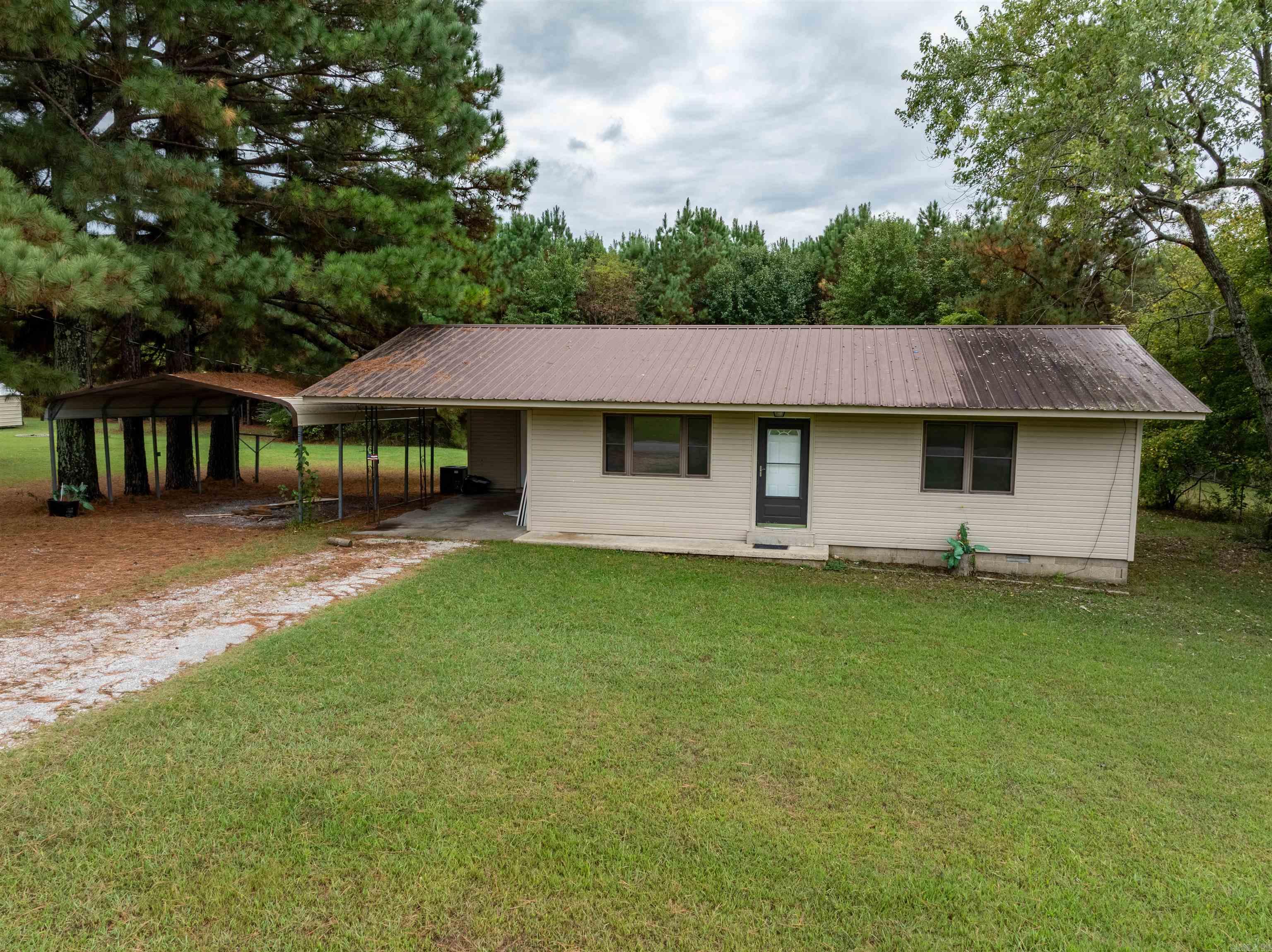 Residential for sale – 439  Johnson St   Cave City, AR