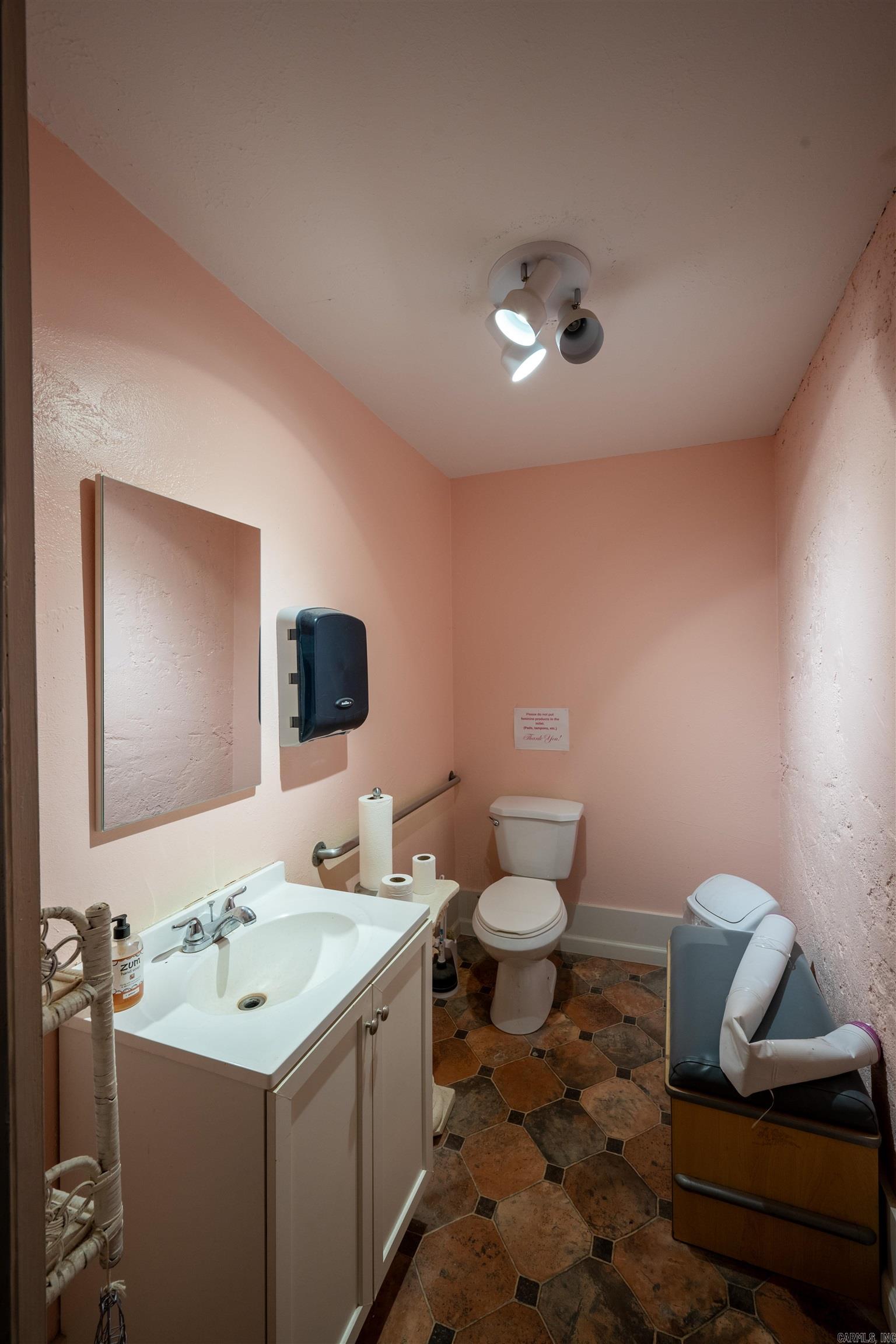 Photo 10 - Commercial / Industrial for sale – 181 S Central   Batesville, AR