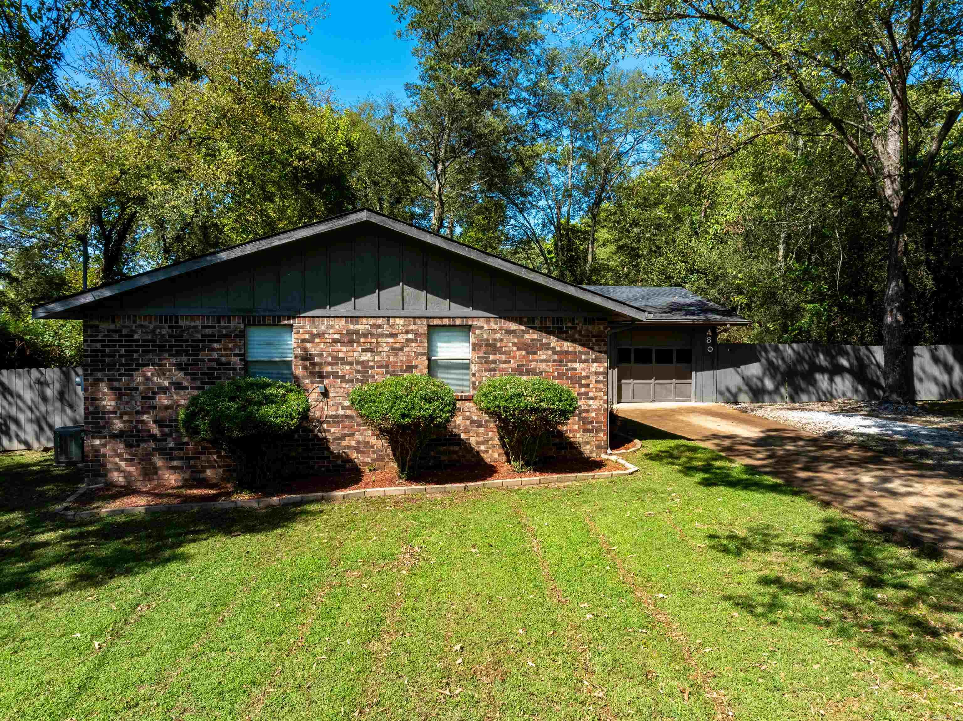 Photo 2 - Residential for sale – 480  Hawkins   Batesville, AR