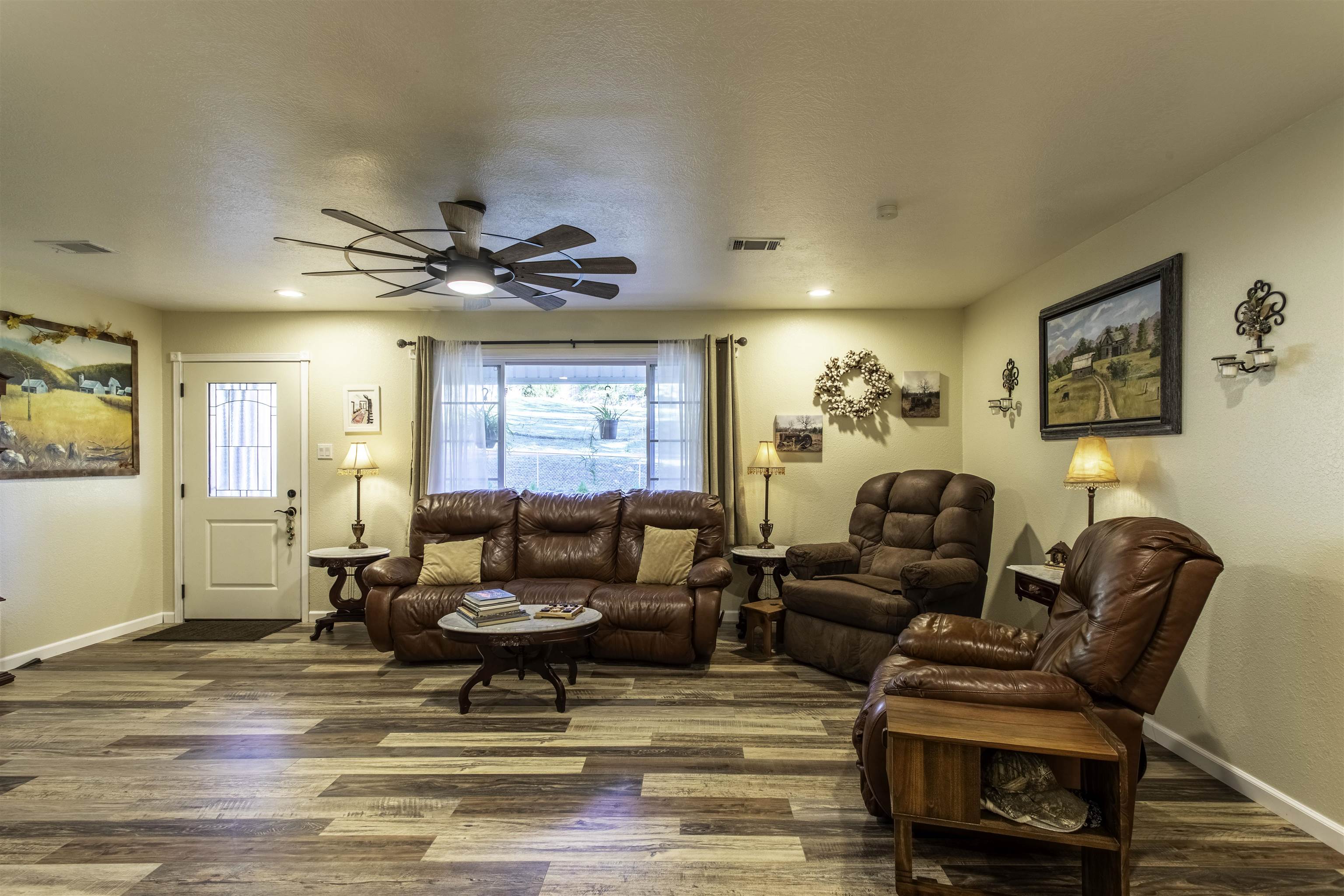 Photo 11 - Residential for sale – 215 W Main   Evening Shade, AR