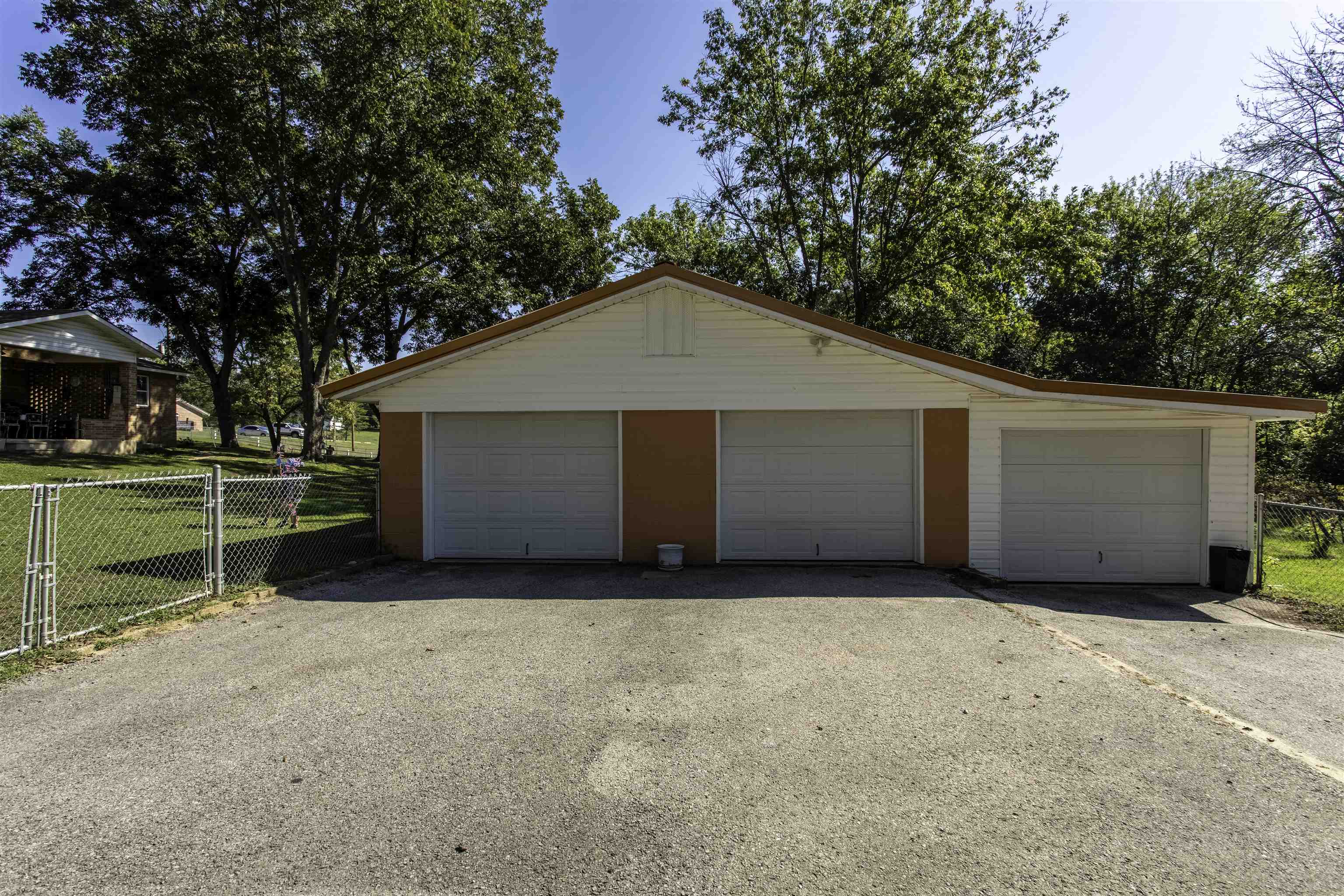Photo 4 - Residential for sale – 215 W Main   Evening Shade, AR