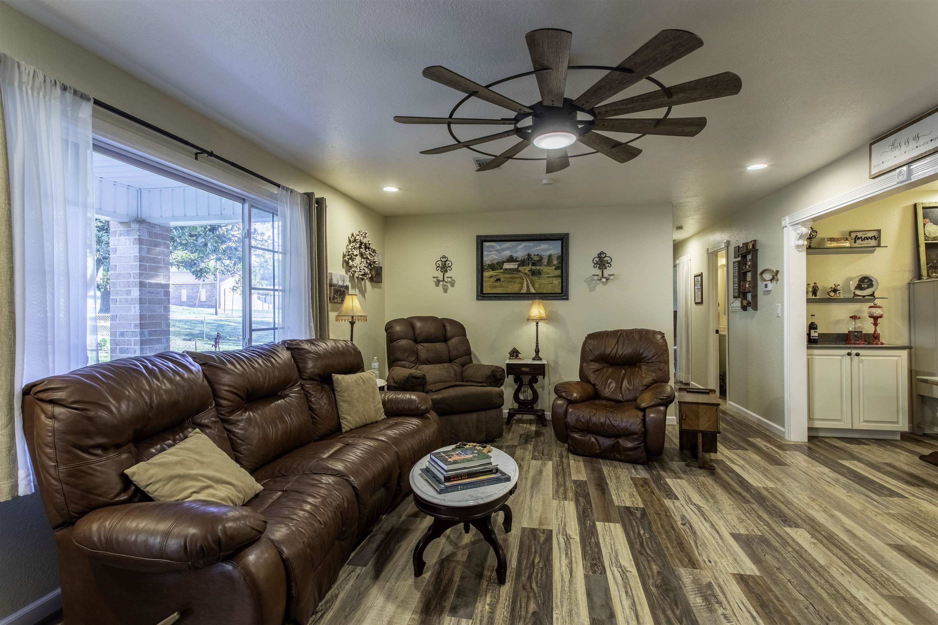 Photo 9 - Residential for sale – 215 W Main   Evening Shade, AR