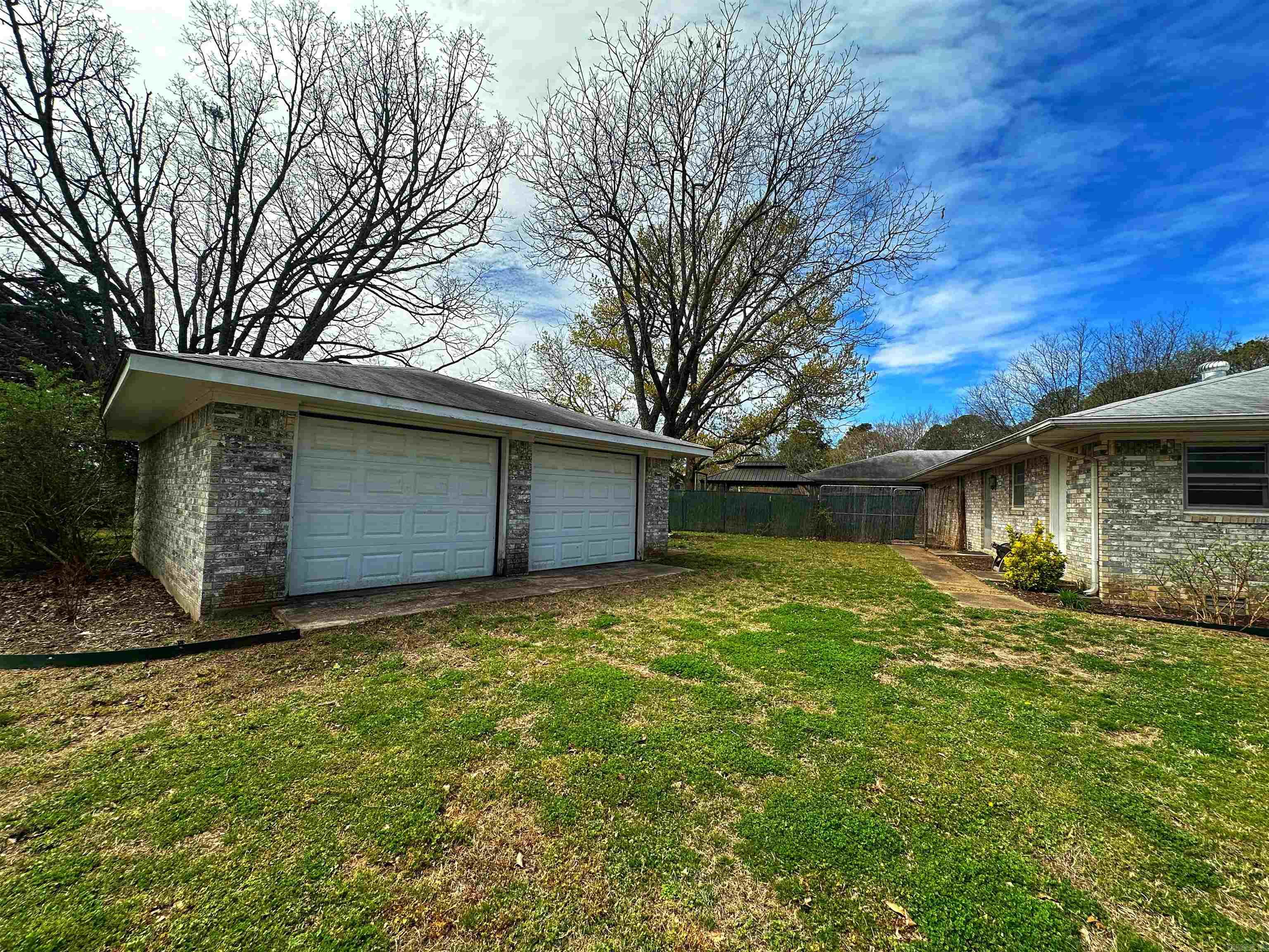 Photo 5 - Residential for sale – 40  Sutton   Batesville, AR