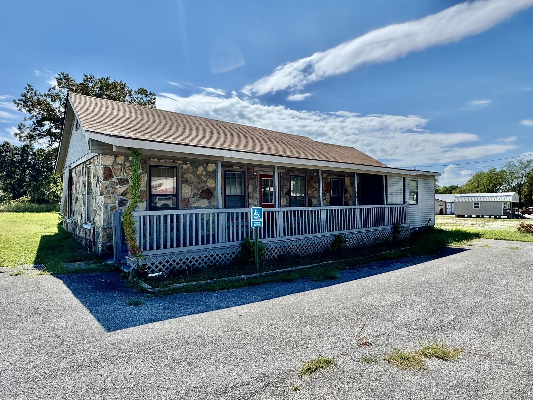 Commercial / Industrial for sale – 638 E Main Street   Melbourne, AR