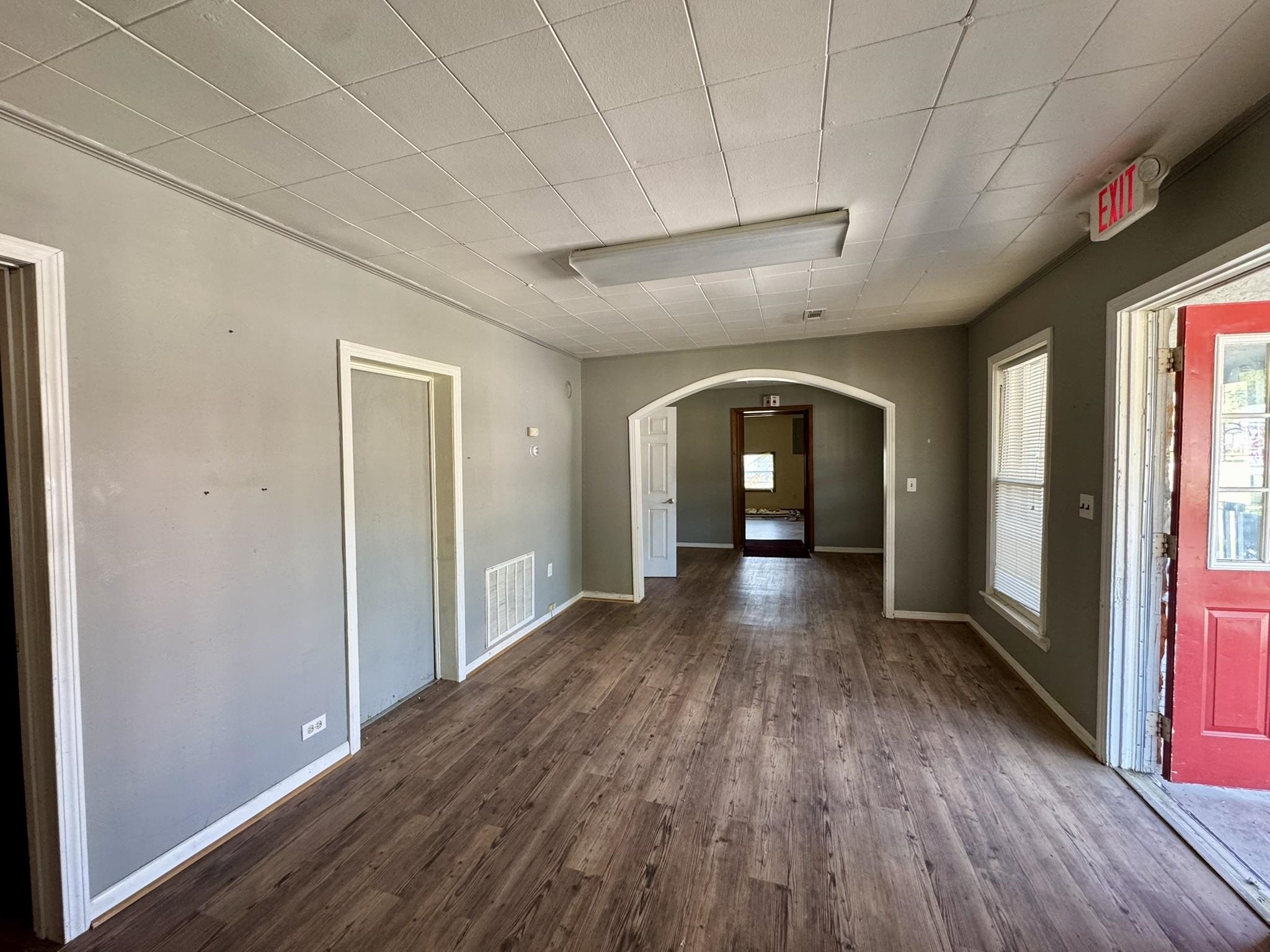 Photo 2 - Commercial / Industrial for sale – 638 E Main Street   Melbourne, AR
