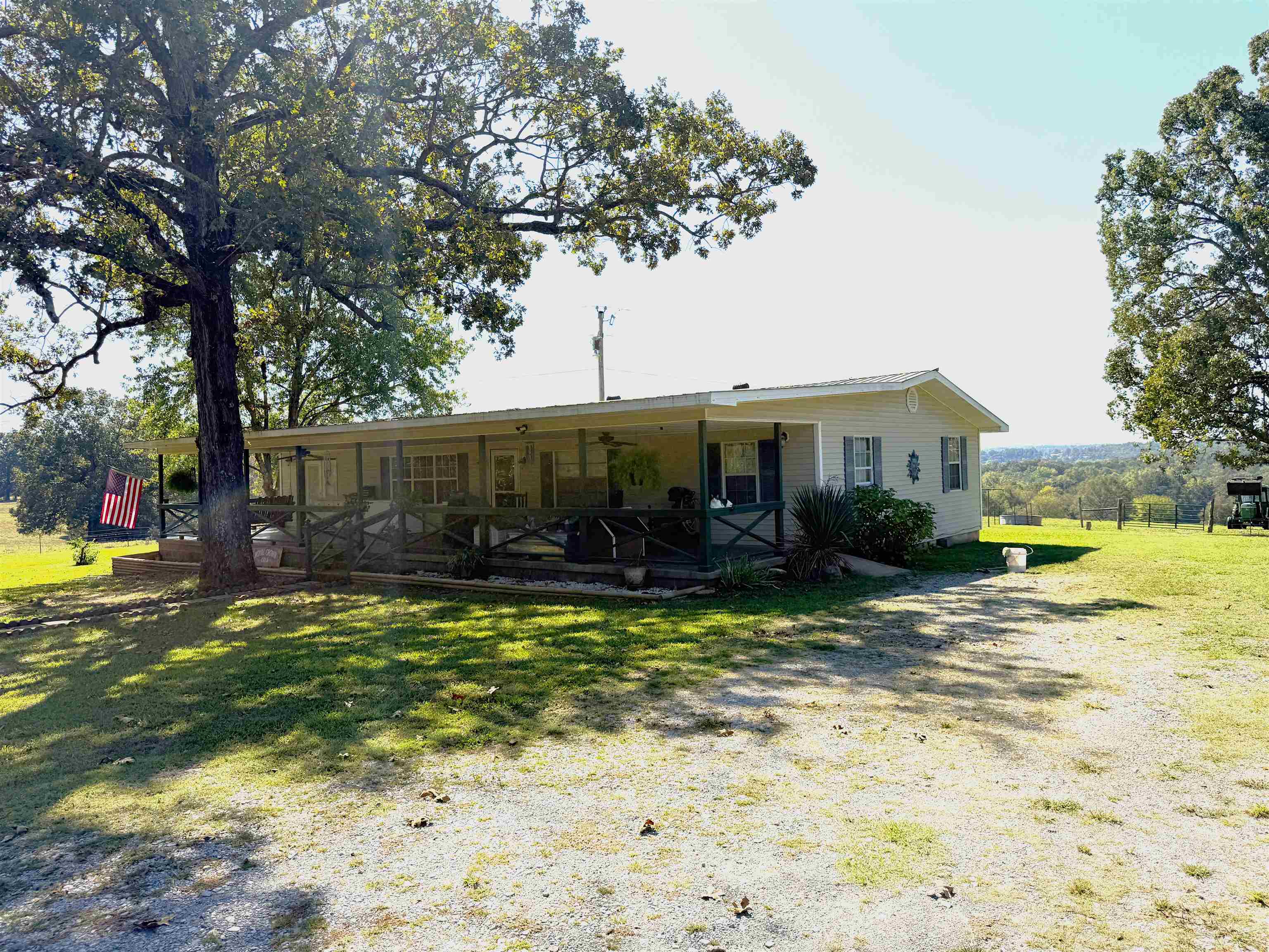 Residential for sale – 217  Carpenter Road   Evening Shade, AR