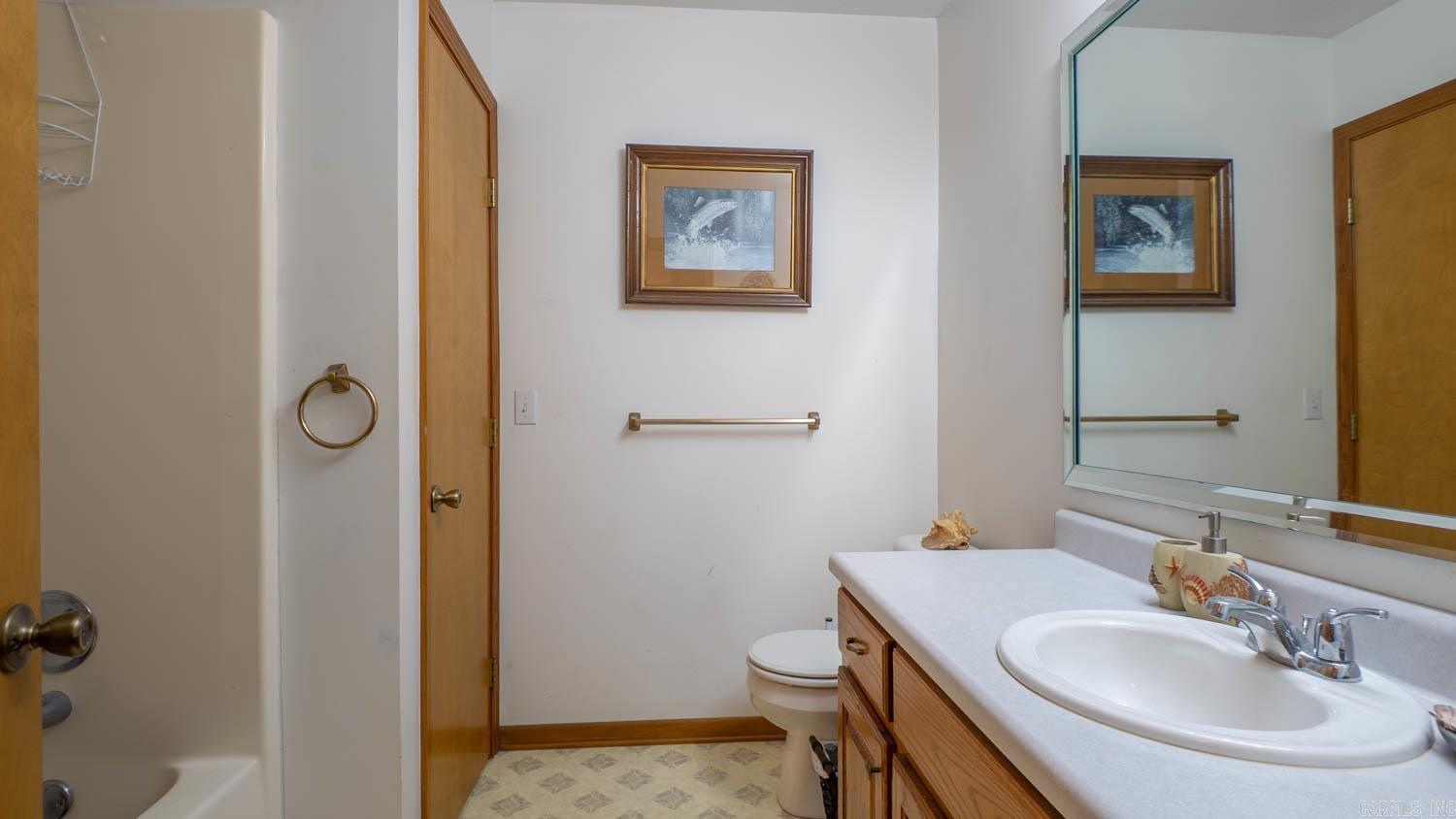 Photo 17 - Residential for sale – 73  Cherokee Road   Cherokee Village, AR