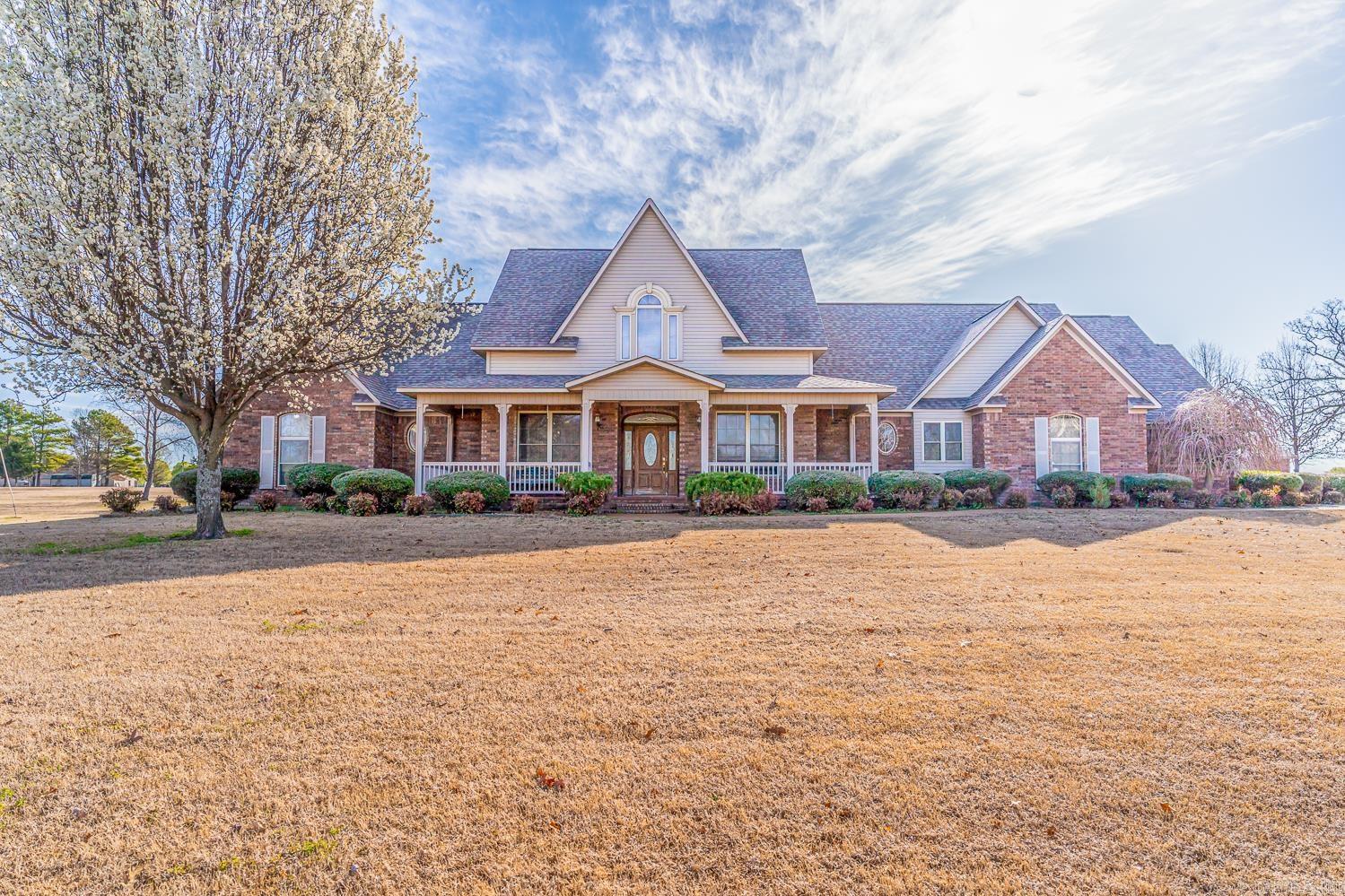 Residential for sale – 1300 N Locust   Newark, AR