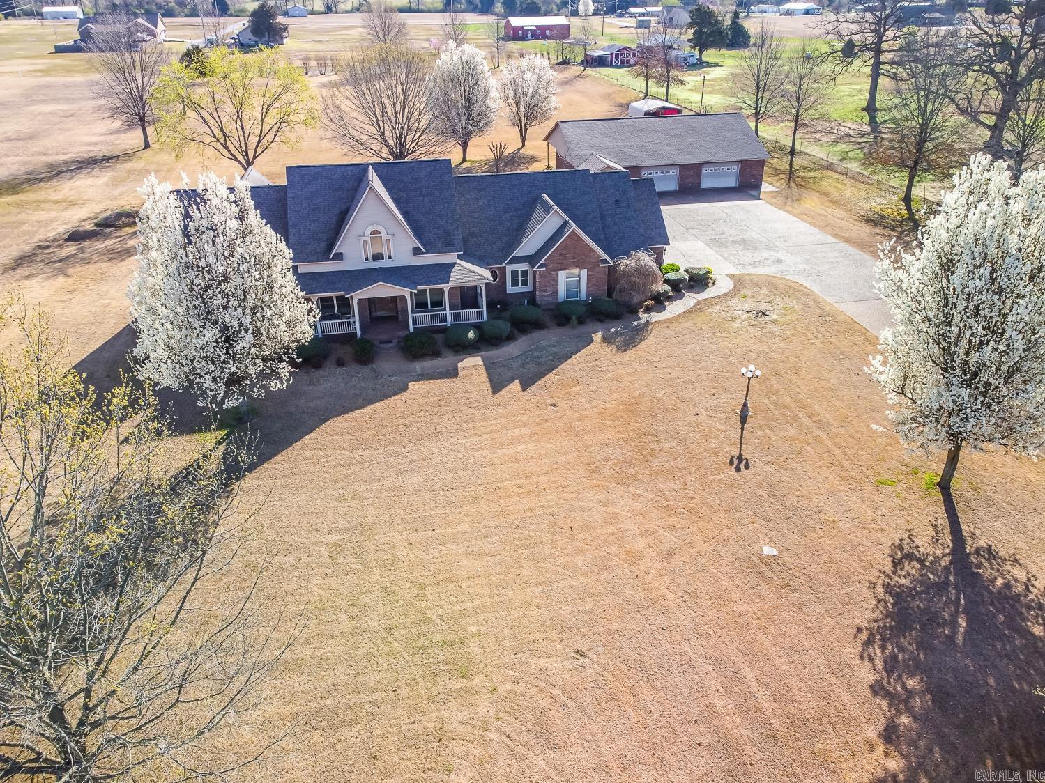 Photo 4 - Residential for sale – 1300 N Locust   Newark, AR