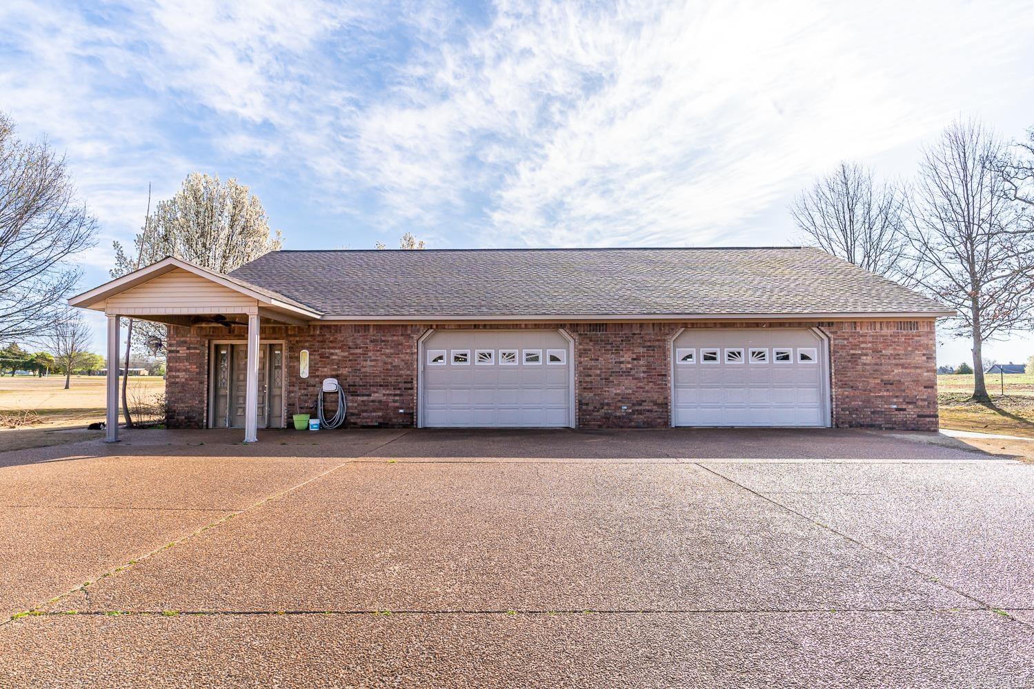 Photo 35 - Residential for sale – 1300 N Locust   Newark, AR