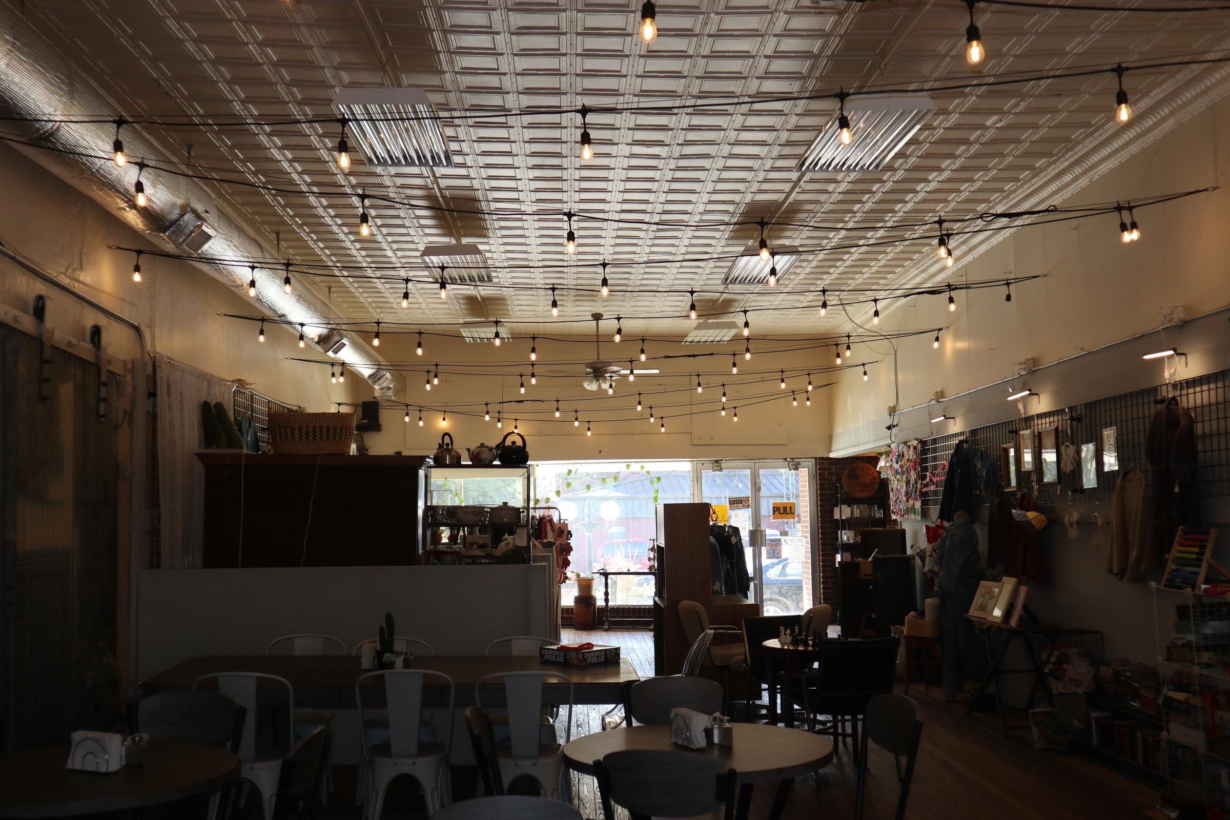 Photo 12 - Commercial / Industrial for sale – 123 W Church   Salem, AR