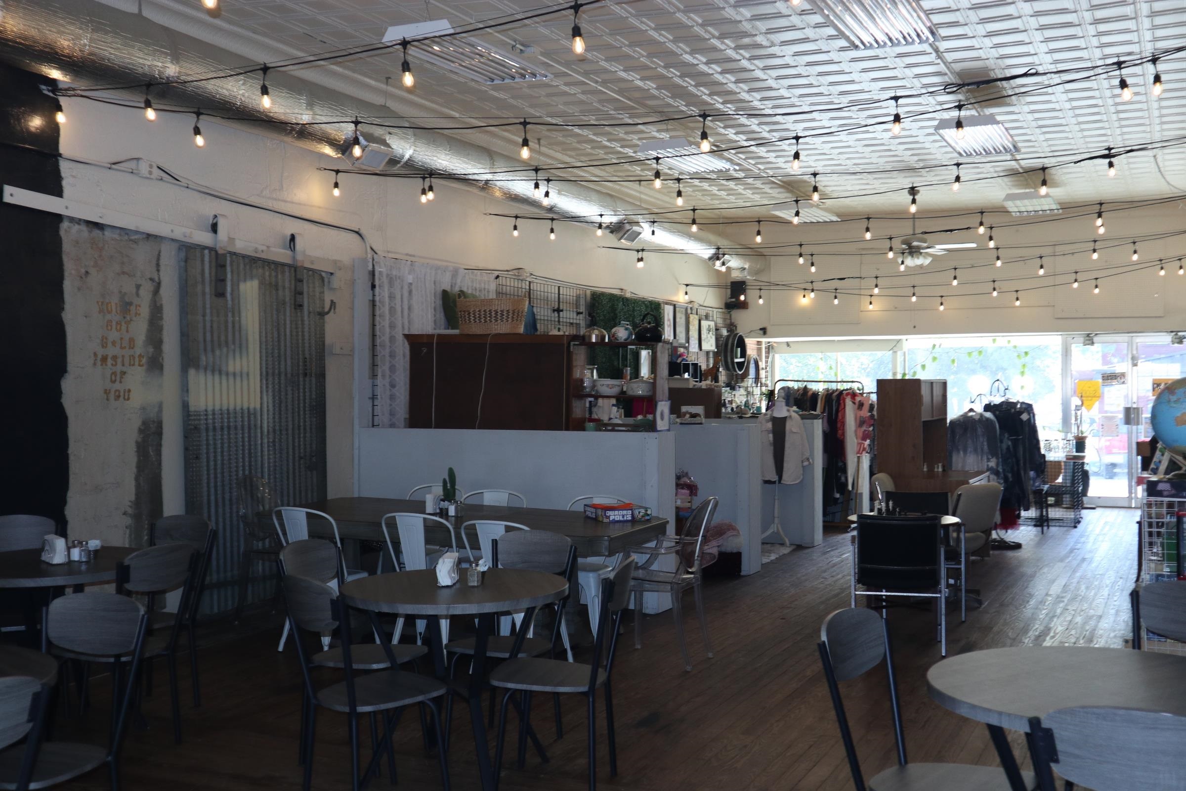 Photo 6 - Commercial / Industrial for sale – 123 W Church   Salem, AR