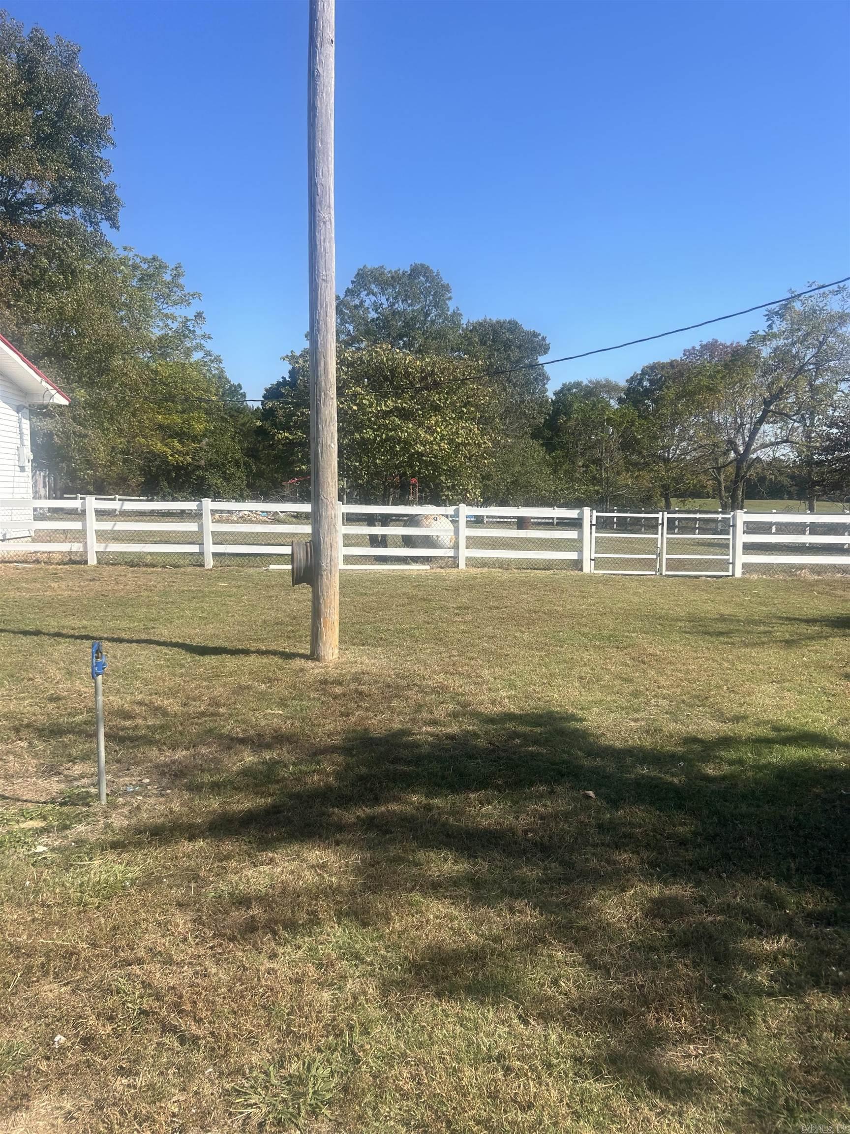 Photo 2 - Residential for sale – 550  Pine Grove Rd.   Concord, AR