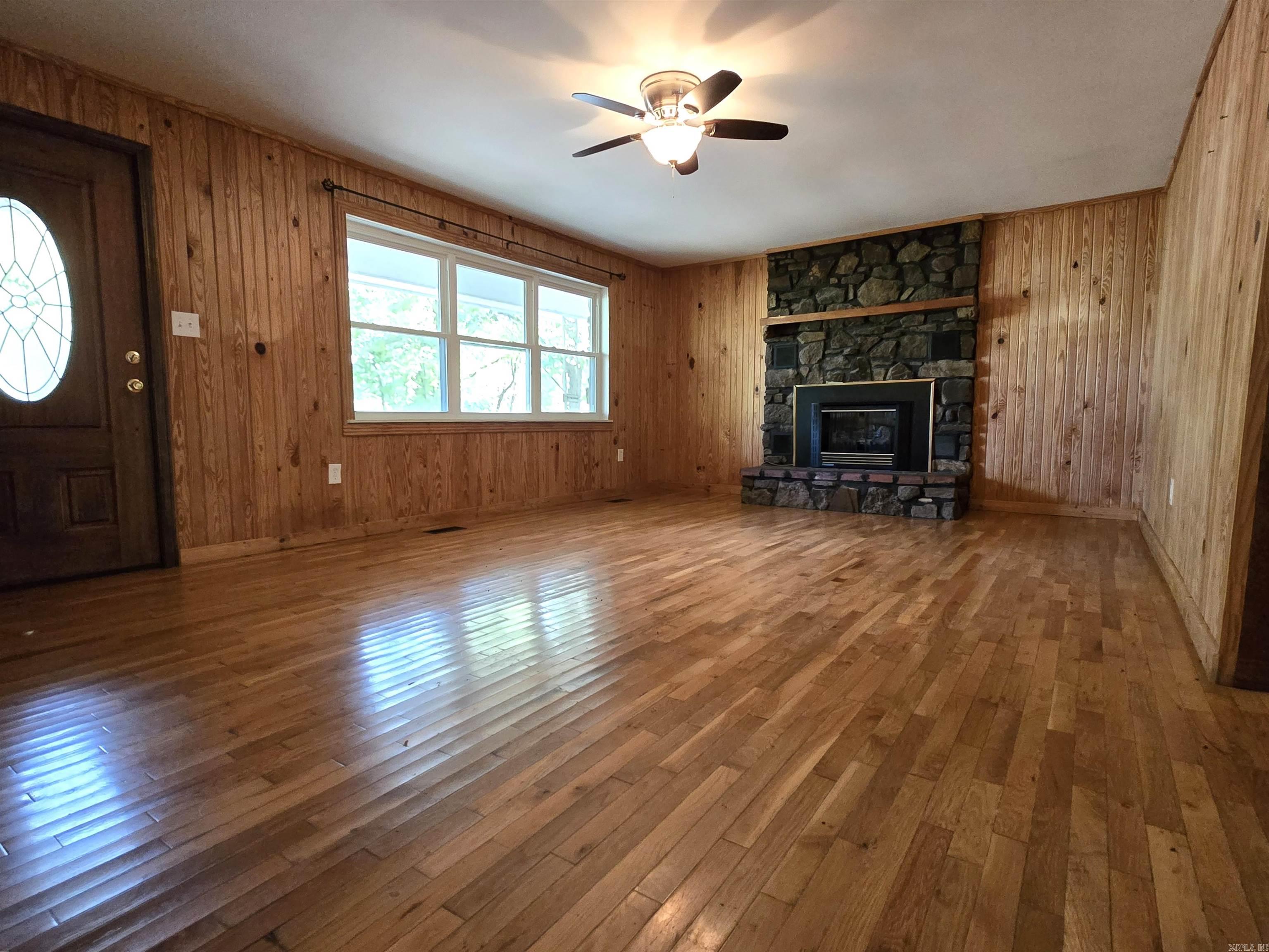 Photo 3 - Residential for sale – 208  Violet   Batesville, AR