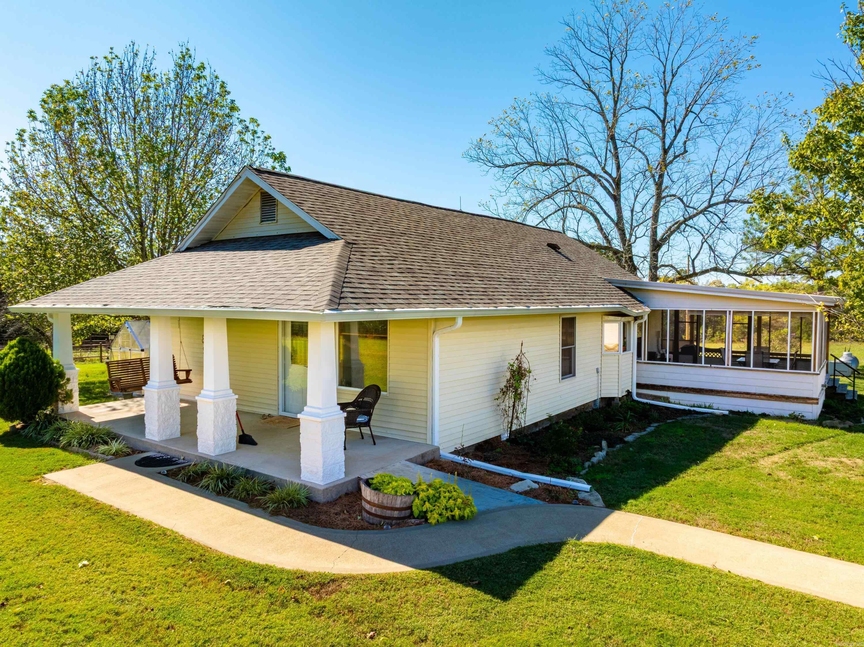 Residential for sale – 1742  Flora Church Trl   Viola, AR