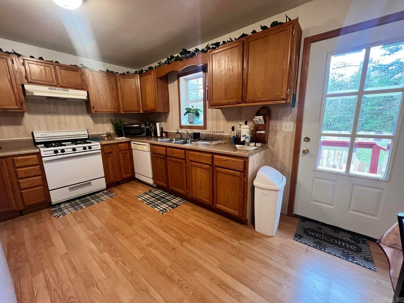 Photo 11 - Residential for sale – 1215  Arrowhead   Cave City, AR