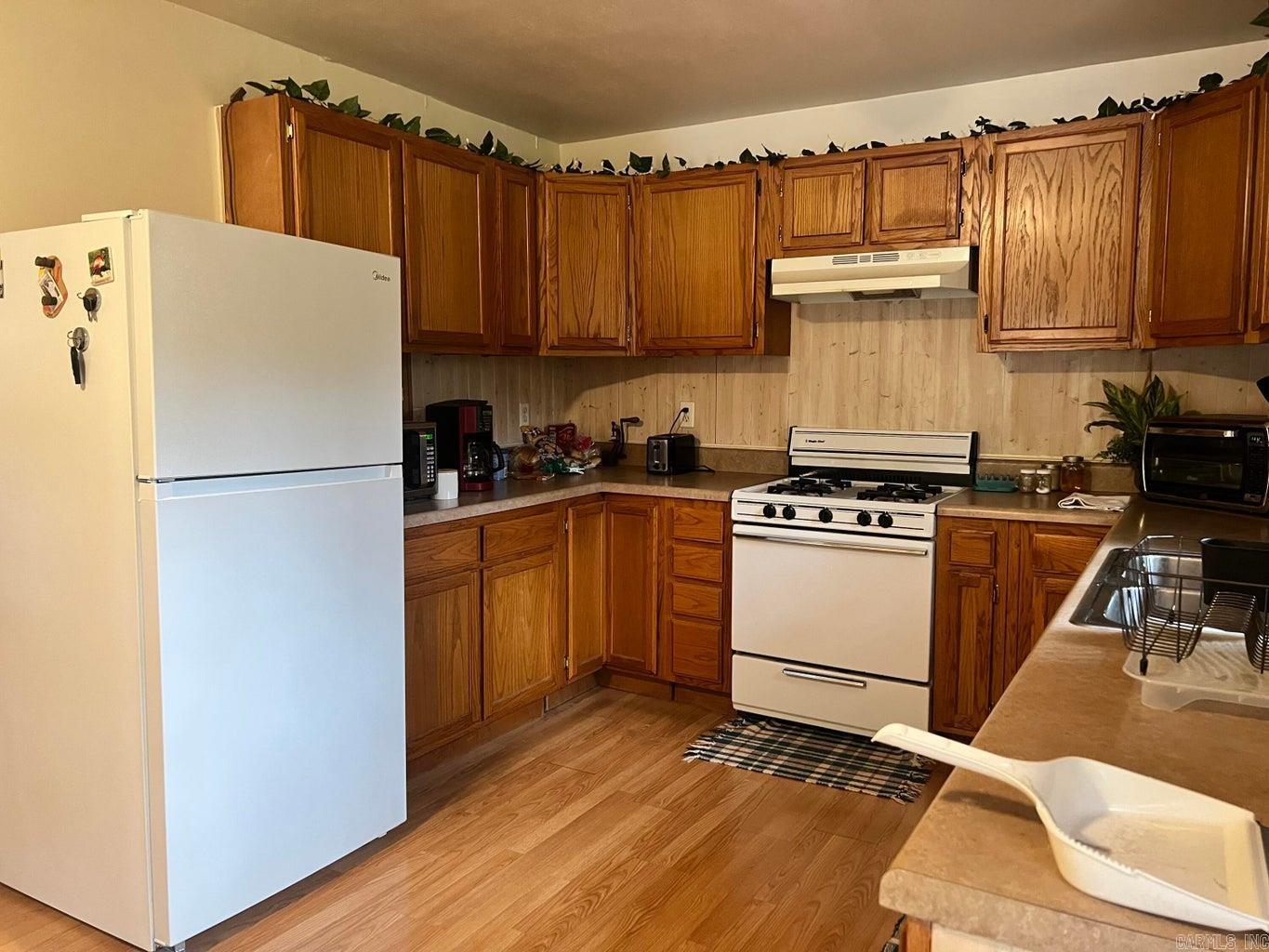 Photo 11 - Residential for sale – 1215  Arrowhead   Cave City, AR