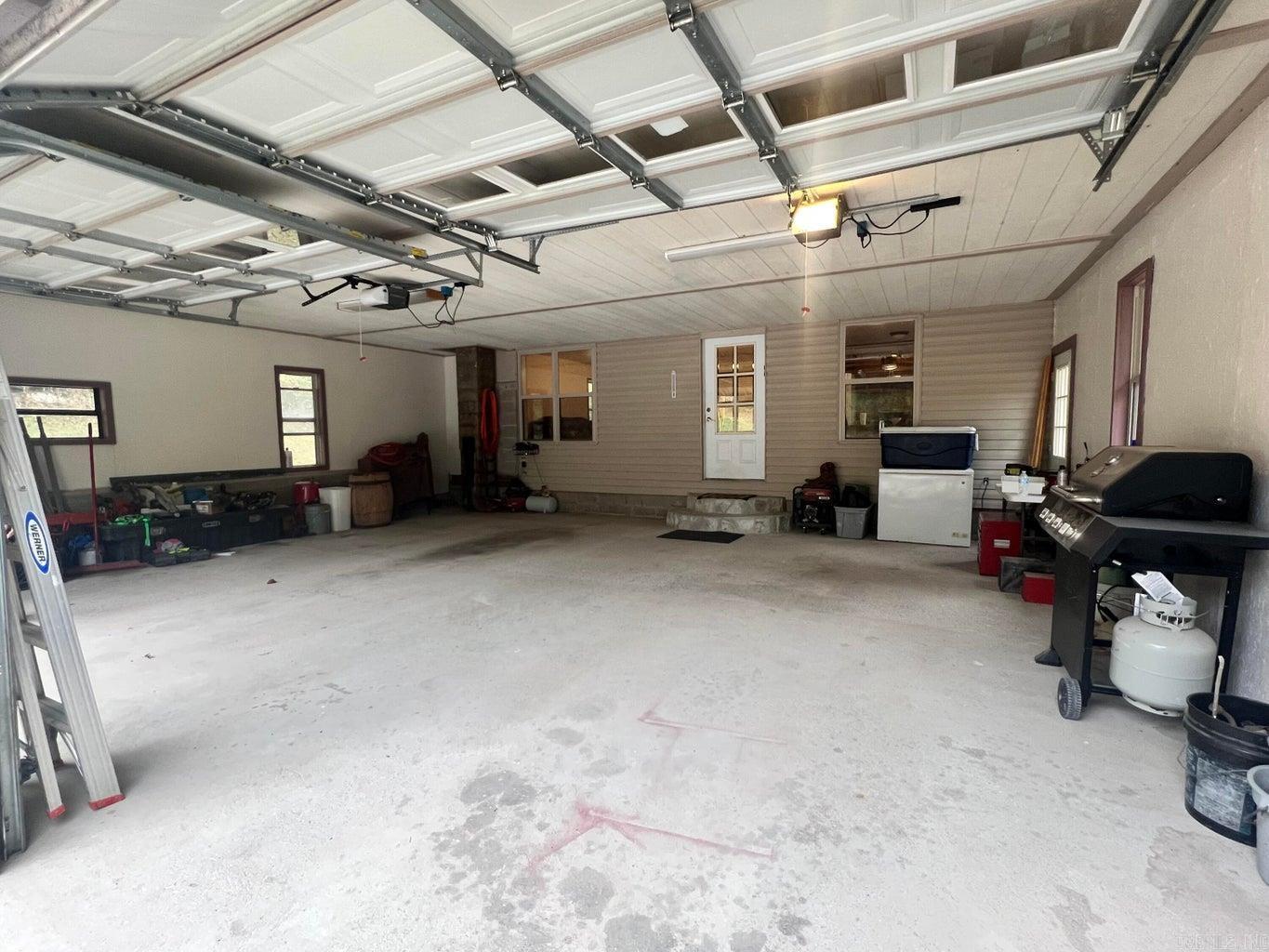 Photo 6 - Residential for sale – 1215  Arrowhead   Cave City, AR